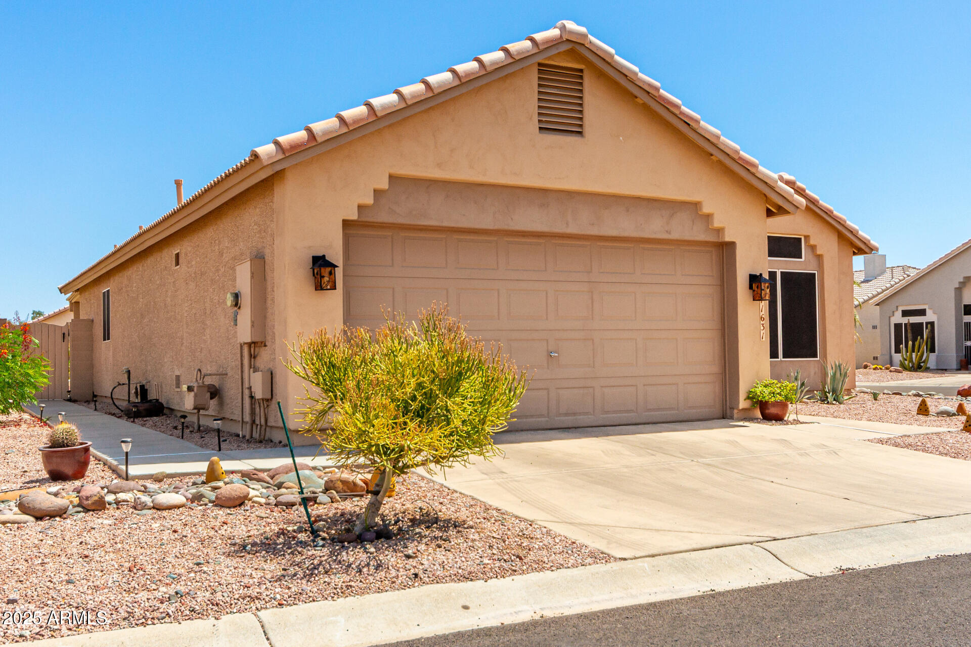 Homes 2 11631 W LEMON Court