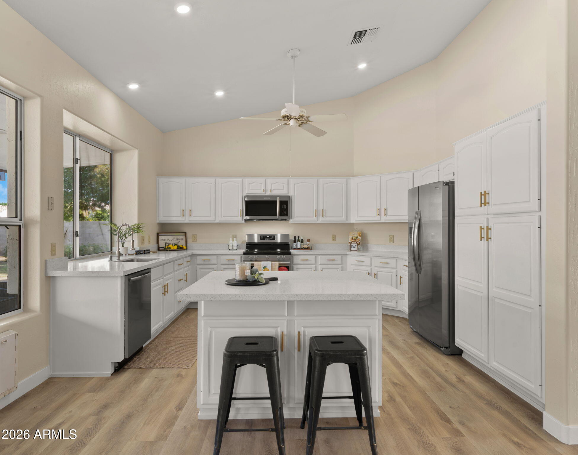 4552 W SOFT WIND Drive