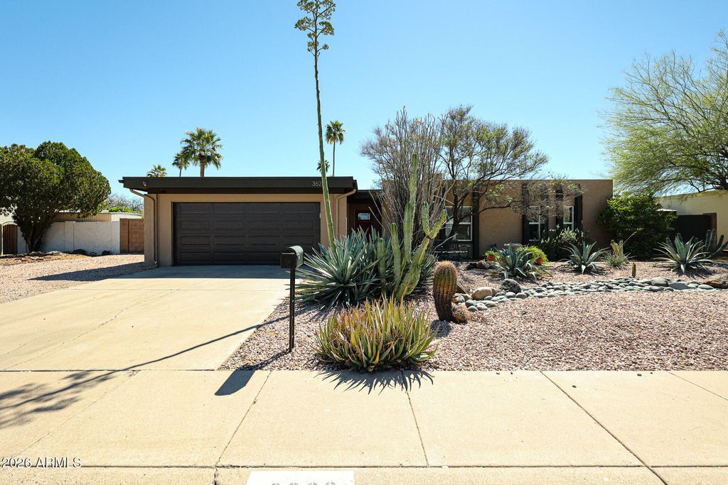 Photo of 3623 E Charter Oak Road, Phoenix, AZ 85032 (MLS # 7001458)