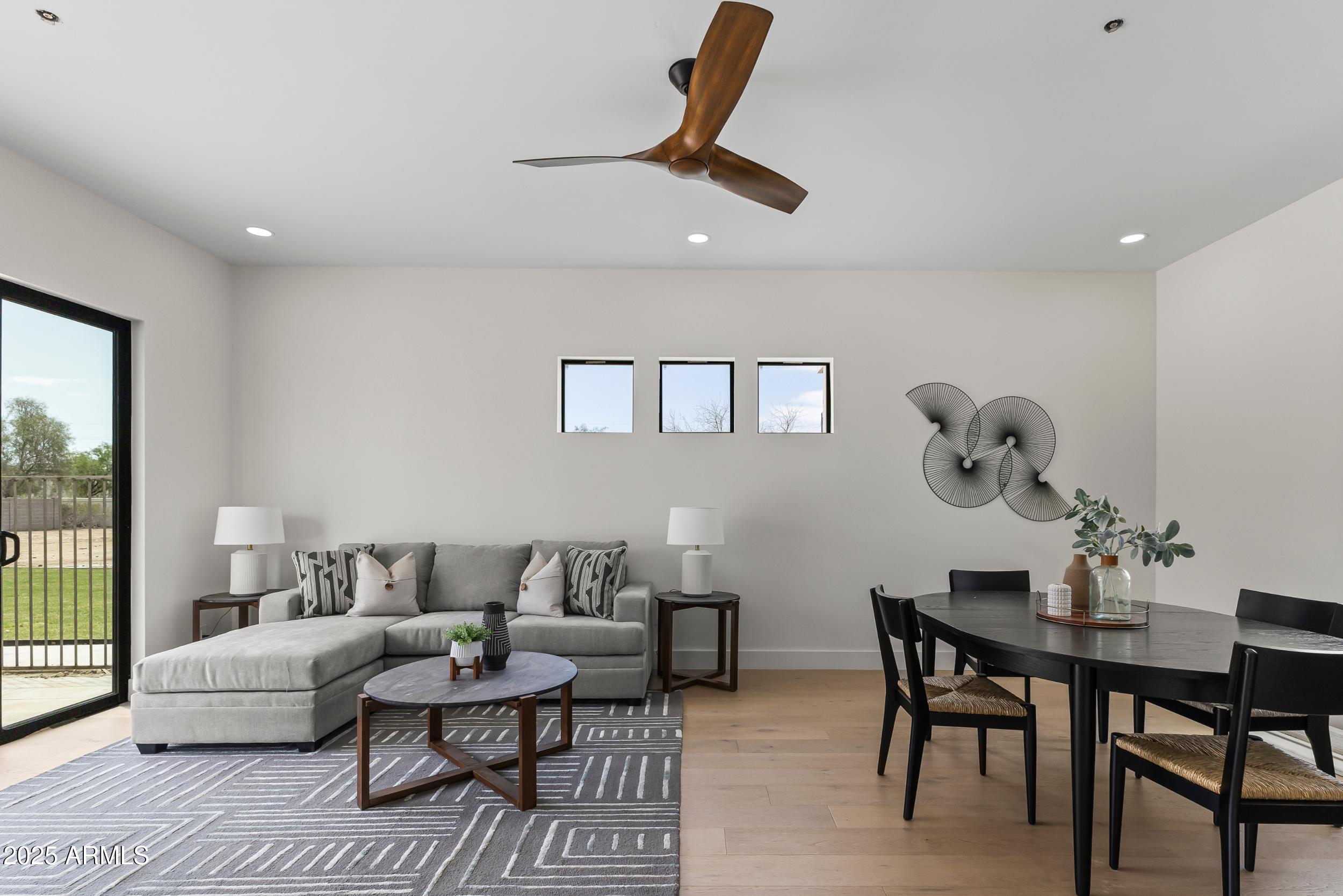 LA TIERRA ESTATES AMD - Residential