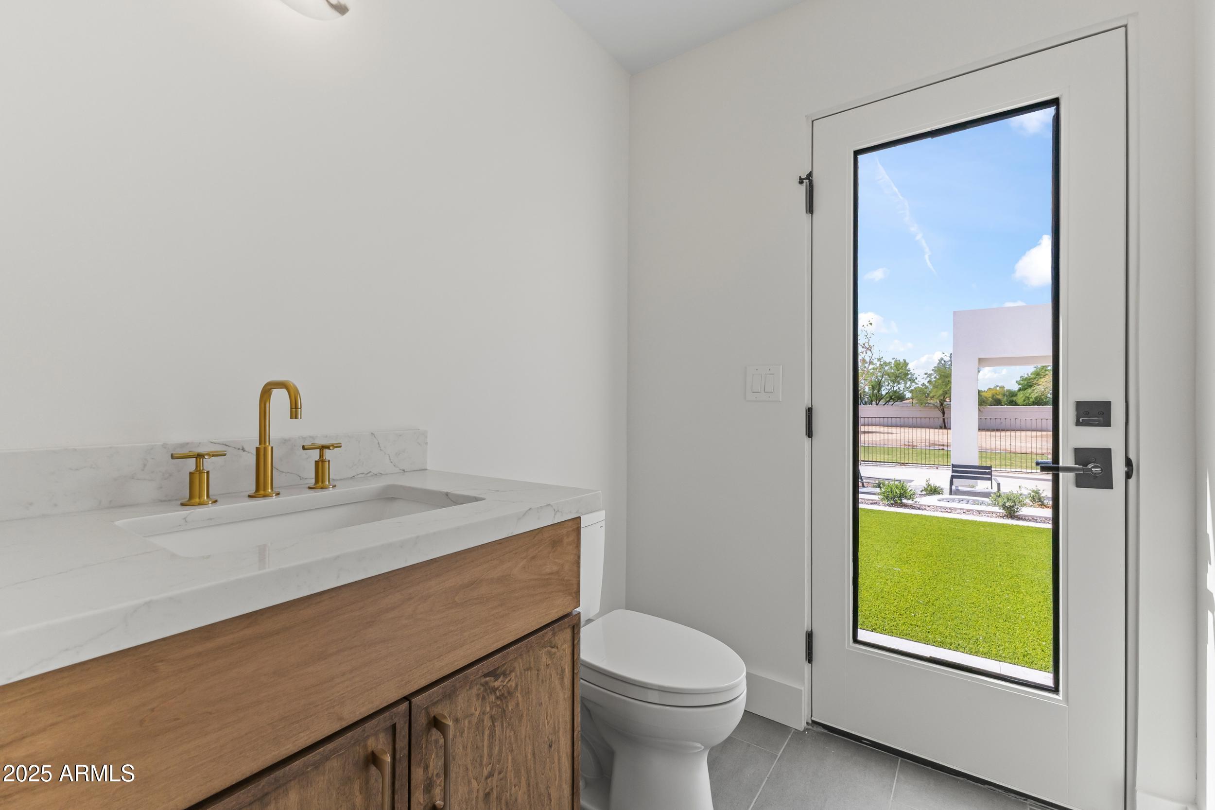 LA TIERRA ESTATES AMD - Residential