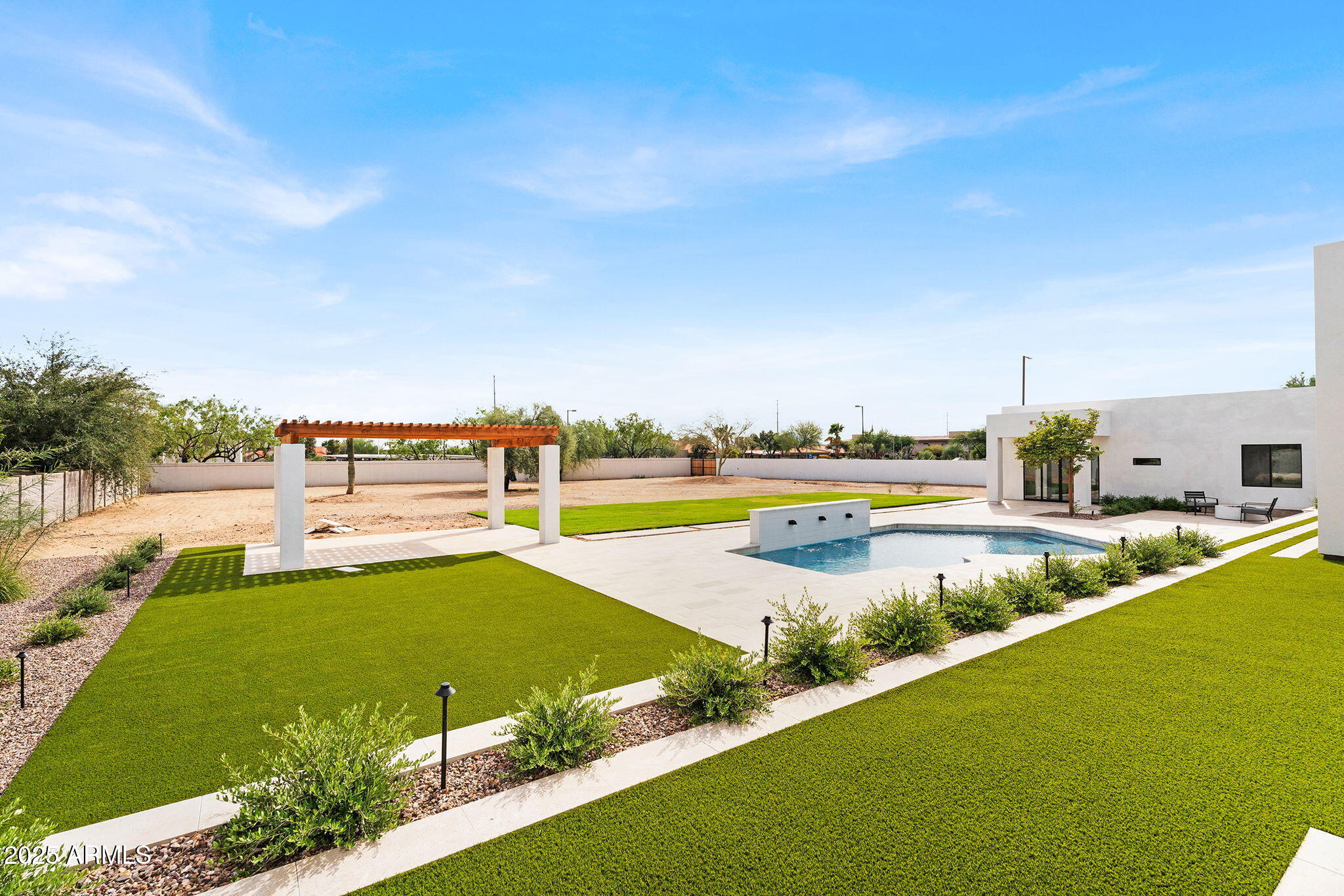 LA TIERRA ESTATES AMD - Residential