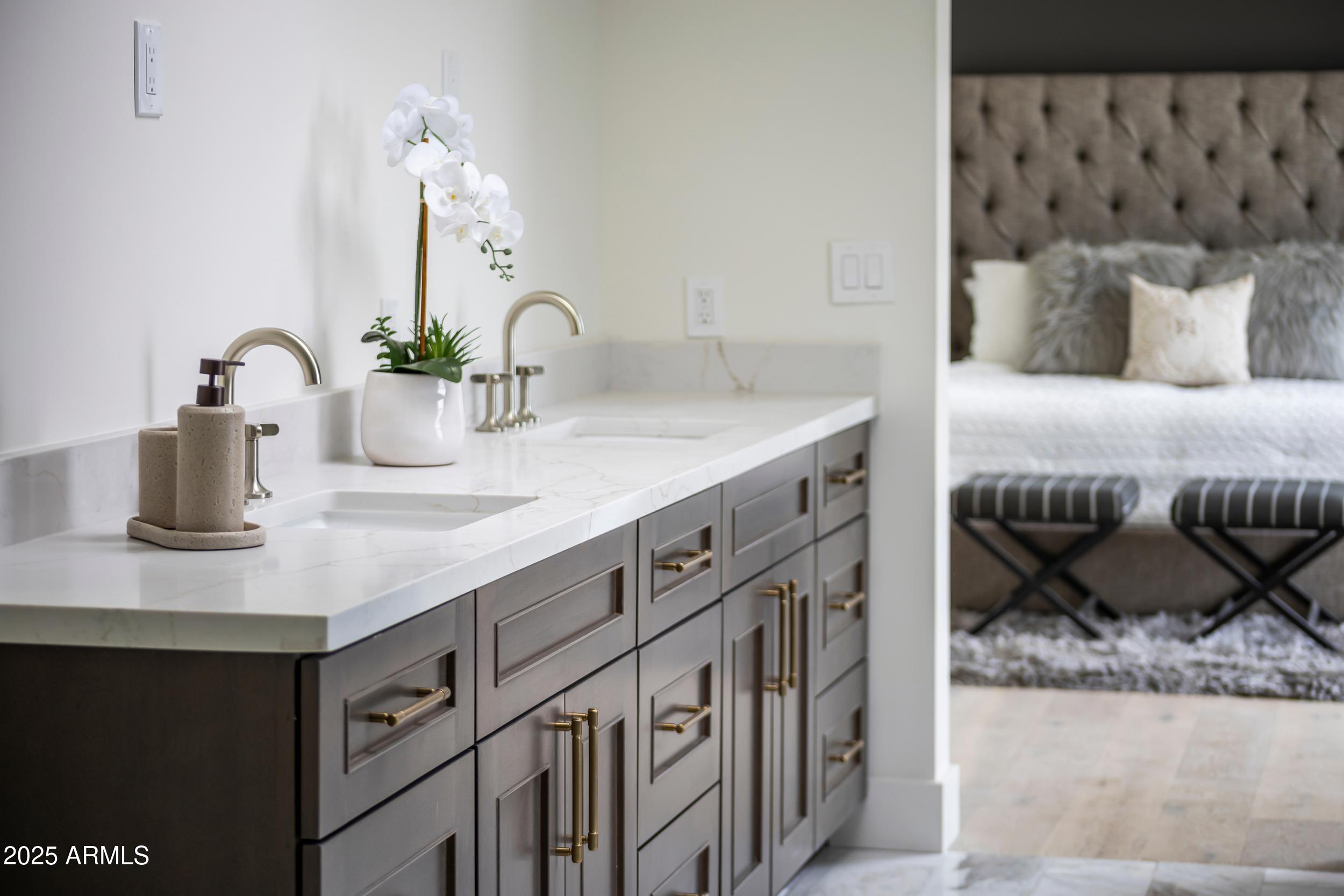 LA TIERRA ESTATES AMD - Residential