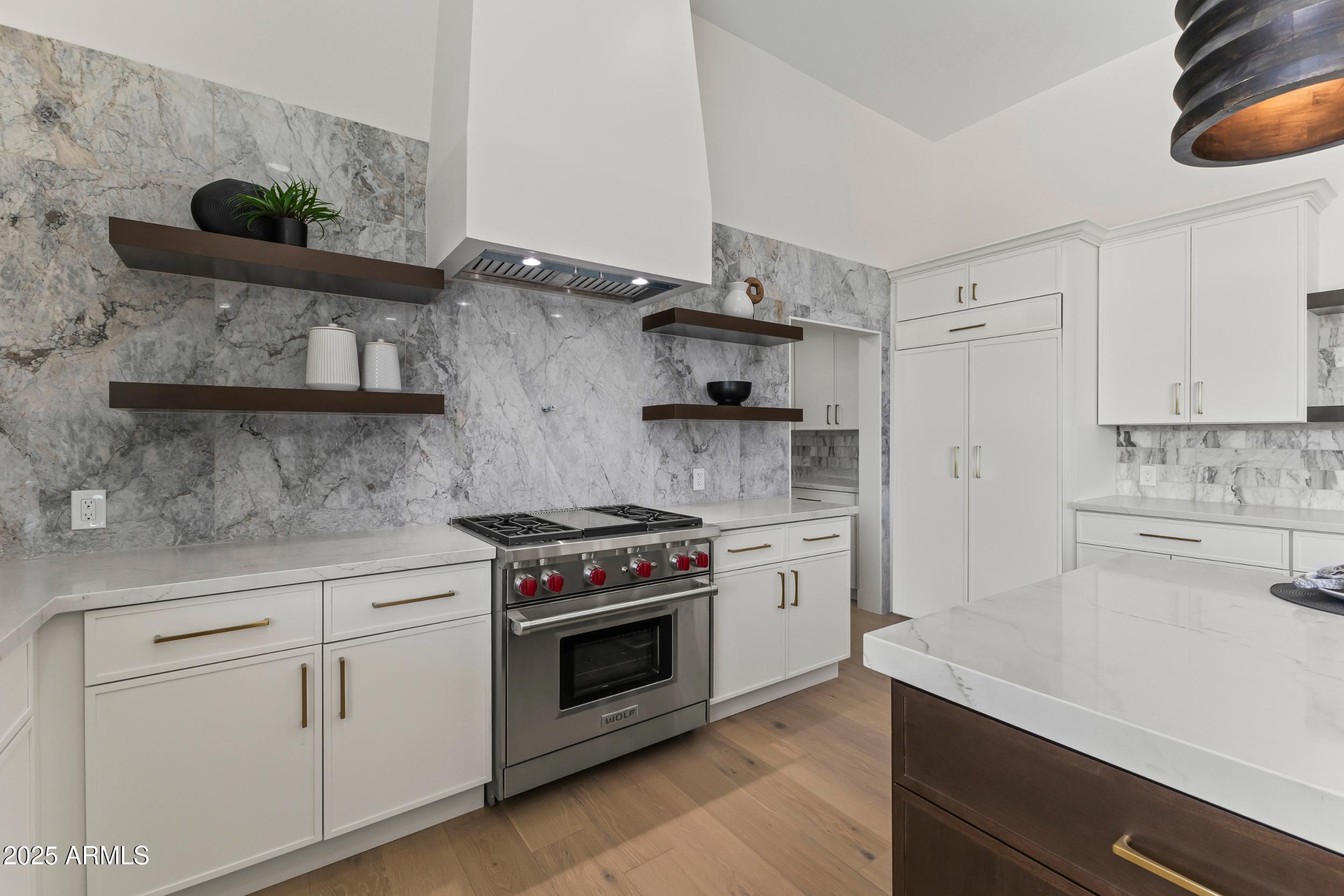 LA TIERRA ESTATES AMD - Residential