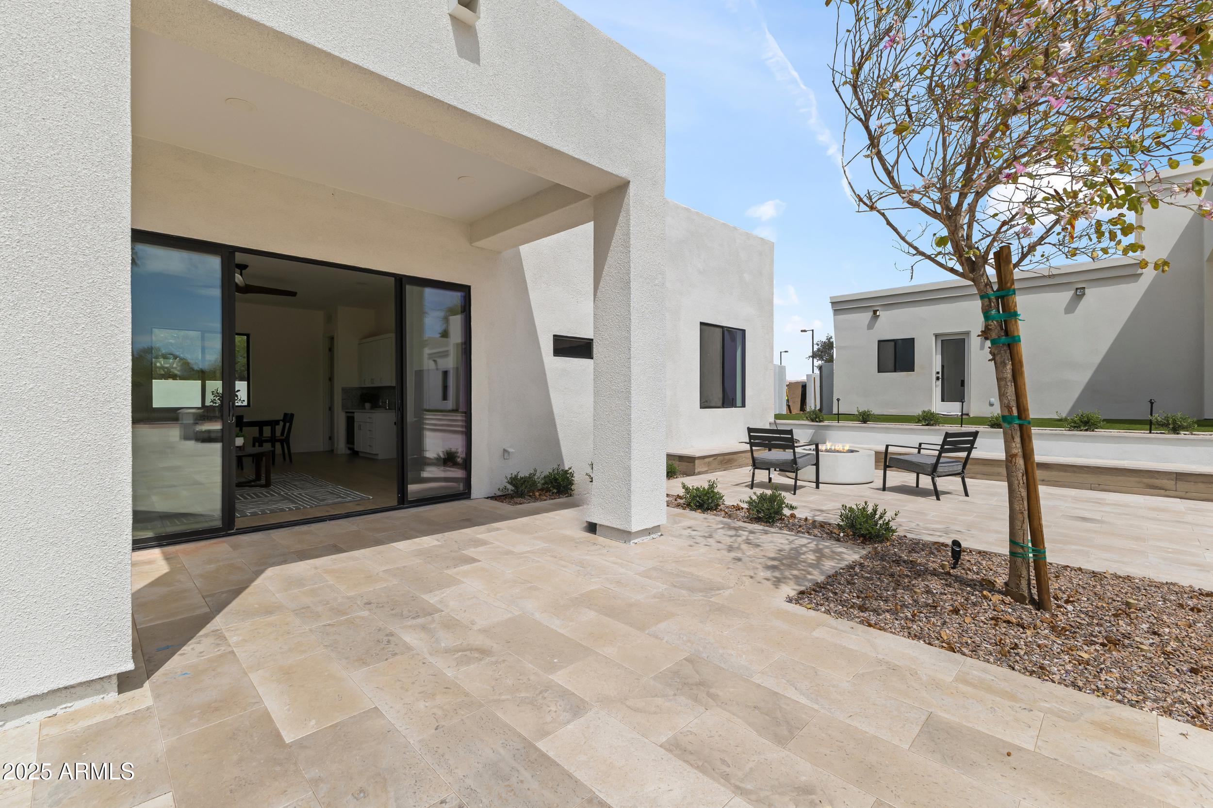 LA TIERRA ESTATES AMD - Residential