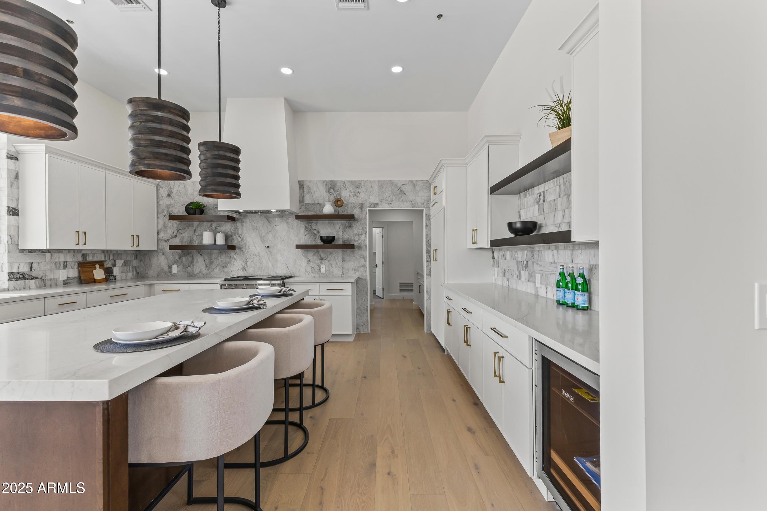 LA TIERRA ESTATES AMD - Residential
