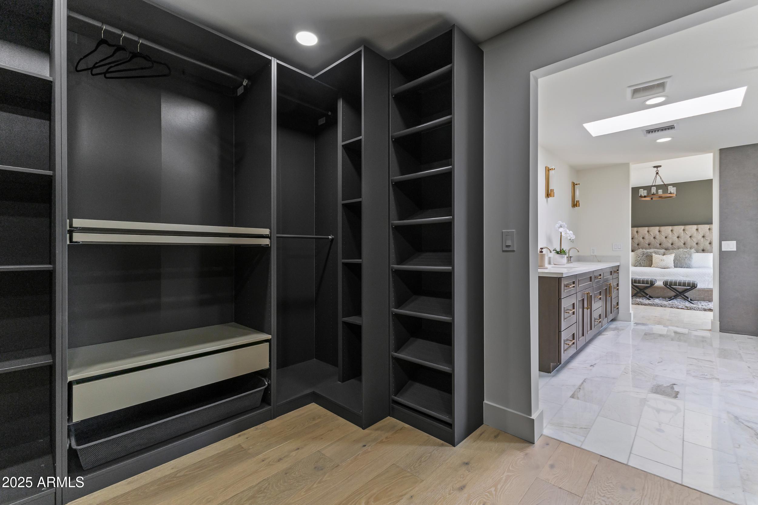 LA TIERRA ESTATES AMD - Residential