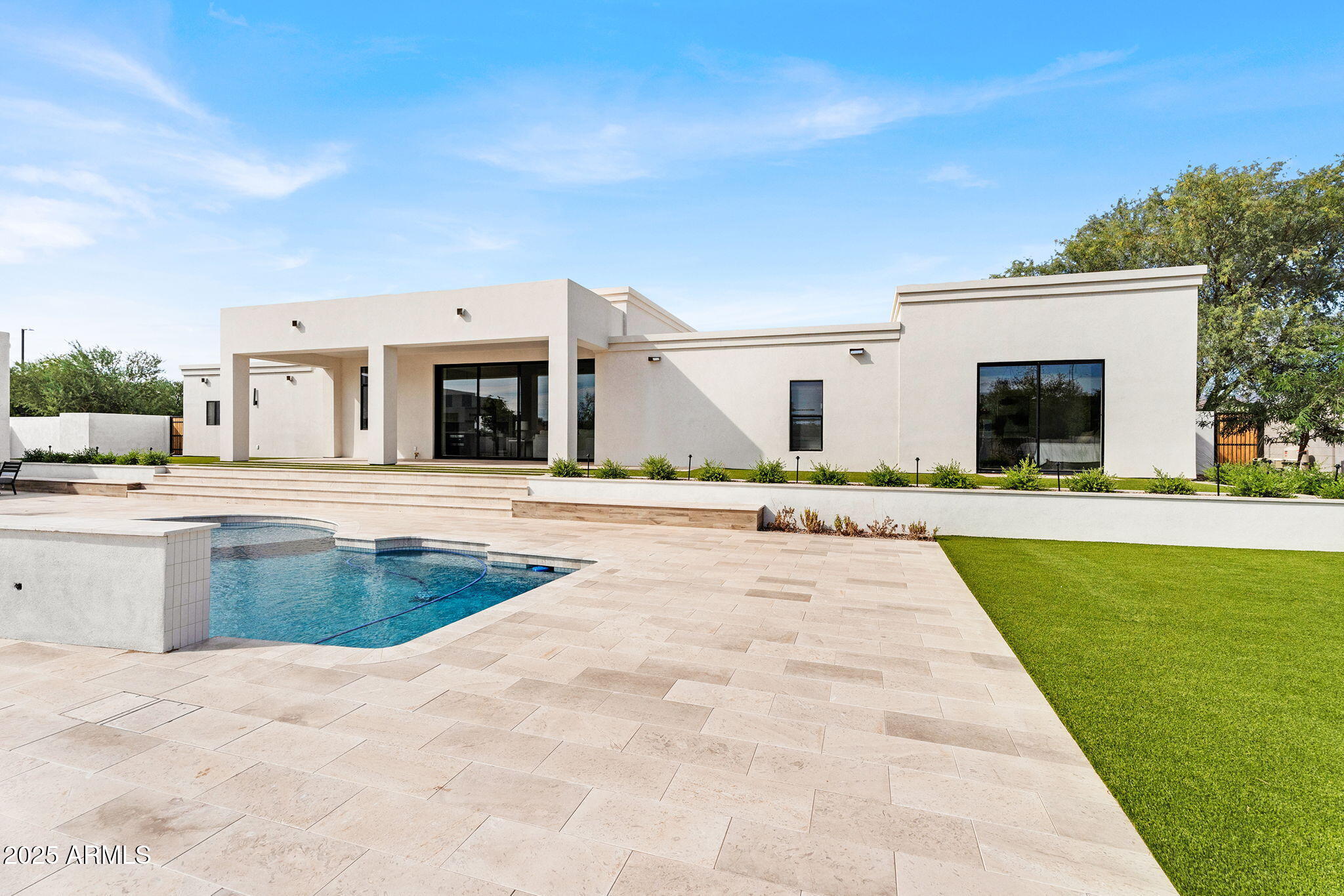 LA TIERRA ESTATES AMD - Residential