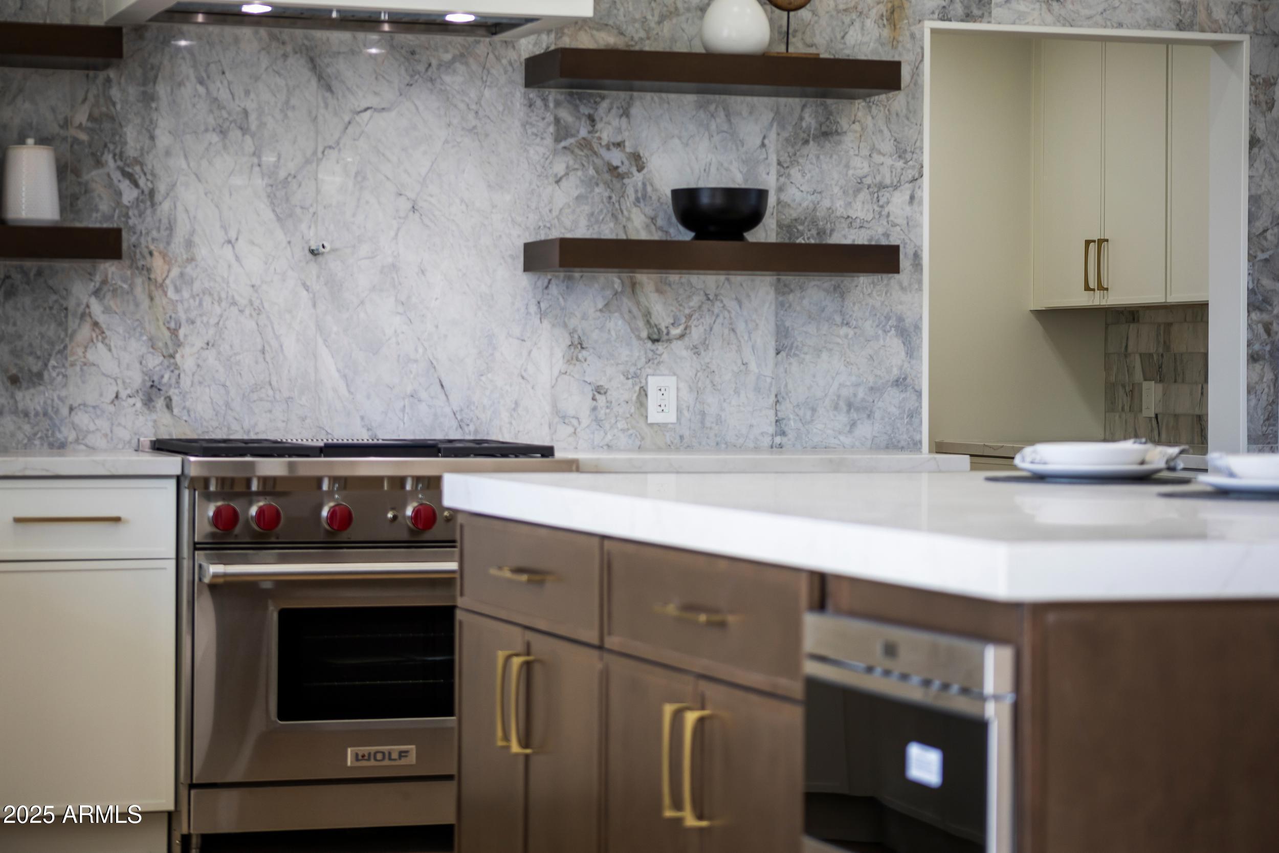 LA TIERRA ESTATES AMD - Residential