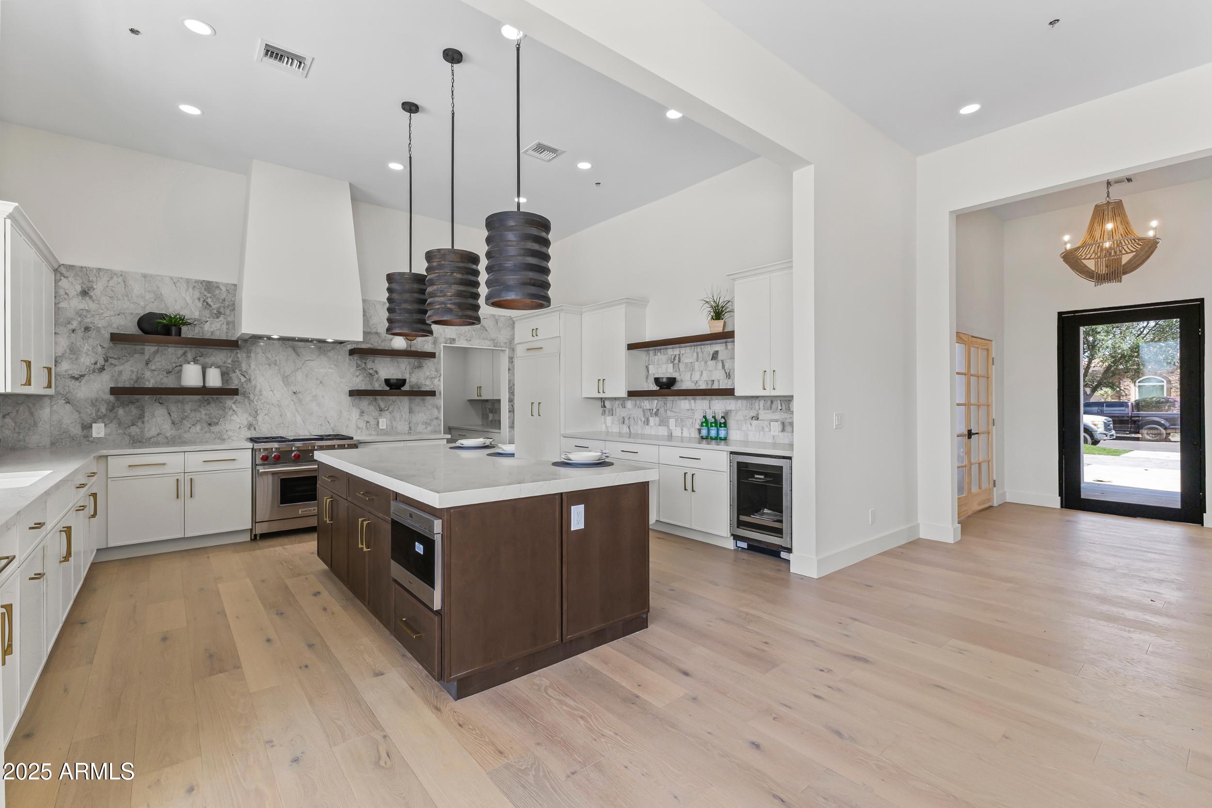 LA TIERRA ESTATES AMD - Residential