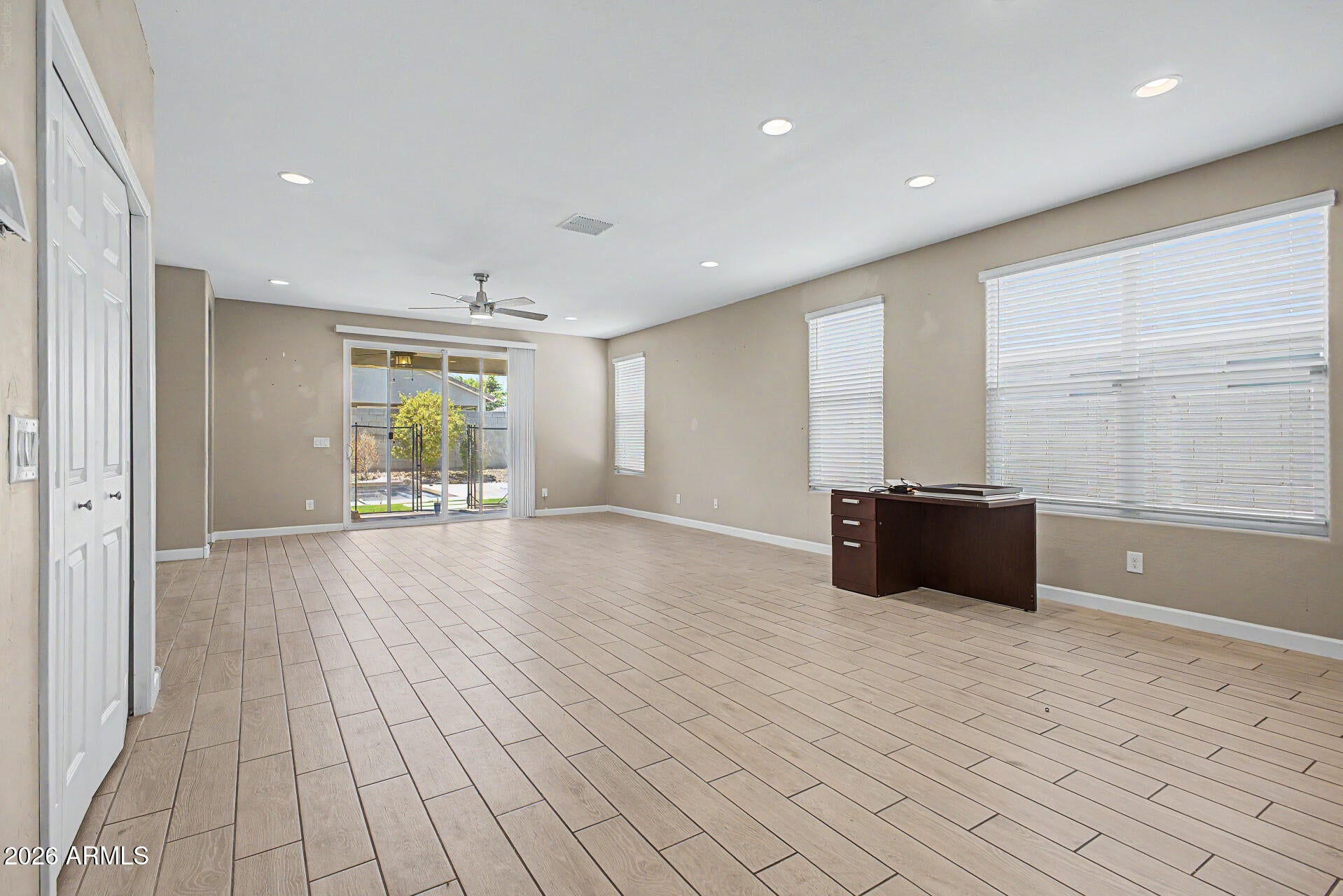 4323 W Gary Way