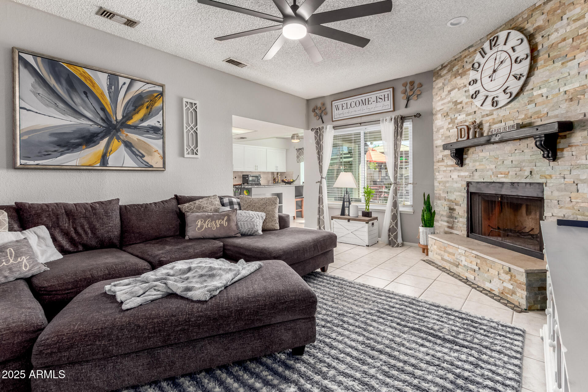 4613 W CHICAGO Street