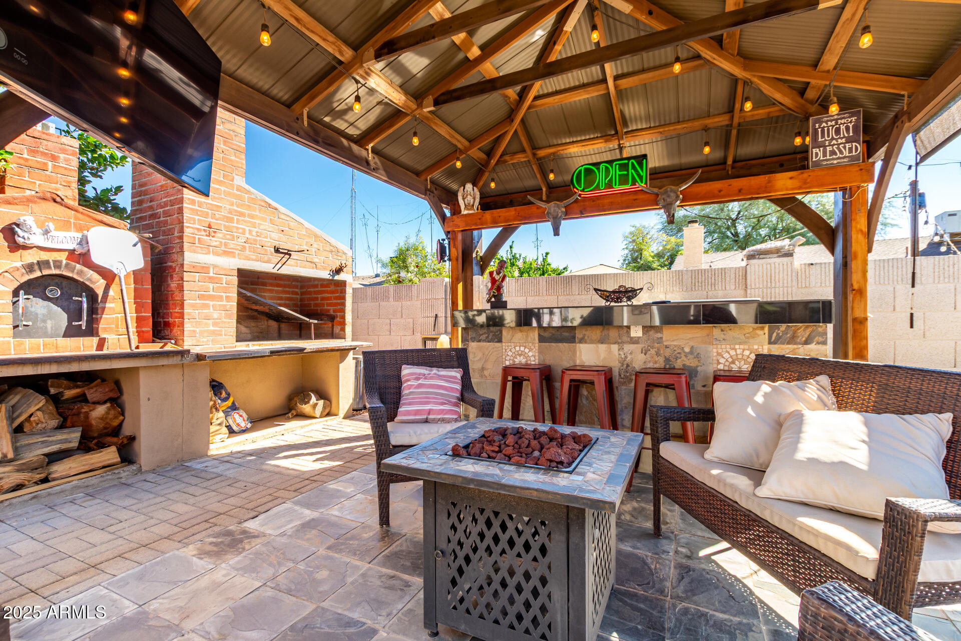 4613 W CHICAGO Street