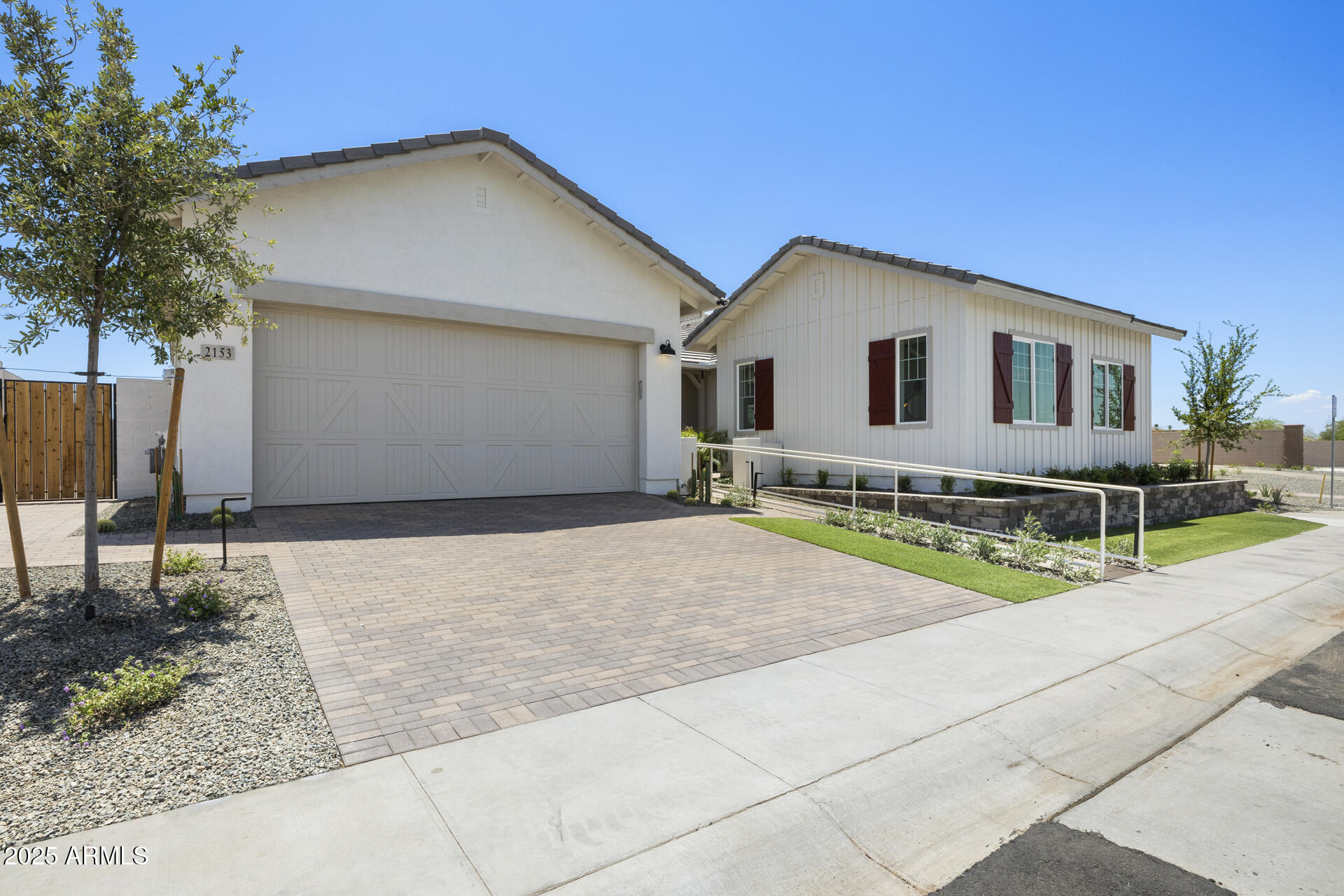 2153 E CHERRYWOOD Place