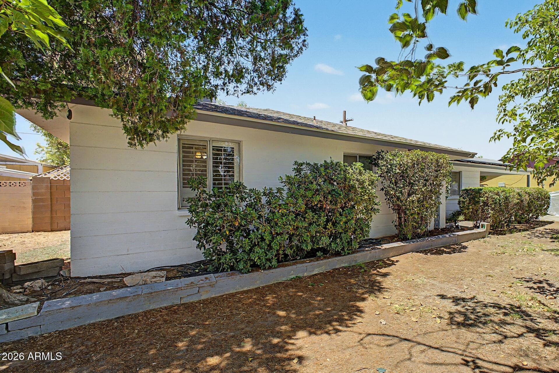 2210 W MEADOW Drive