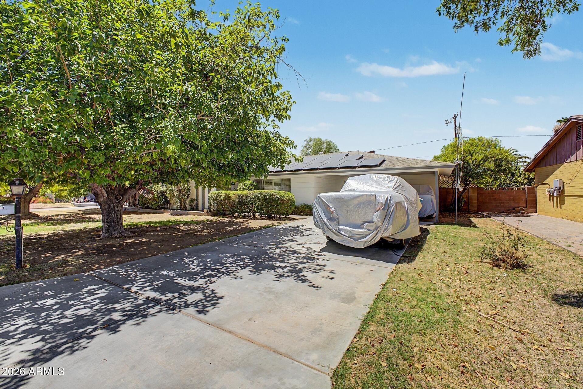 2210 W MEADOW Drive