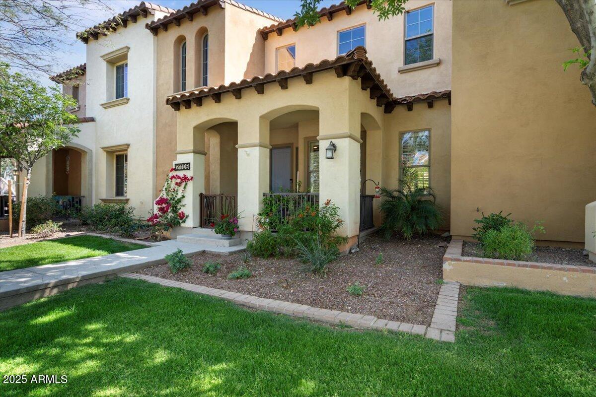 21109 W SUNRISE Lane