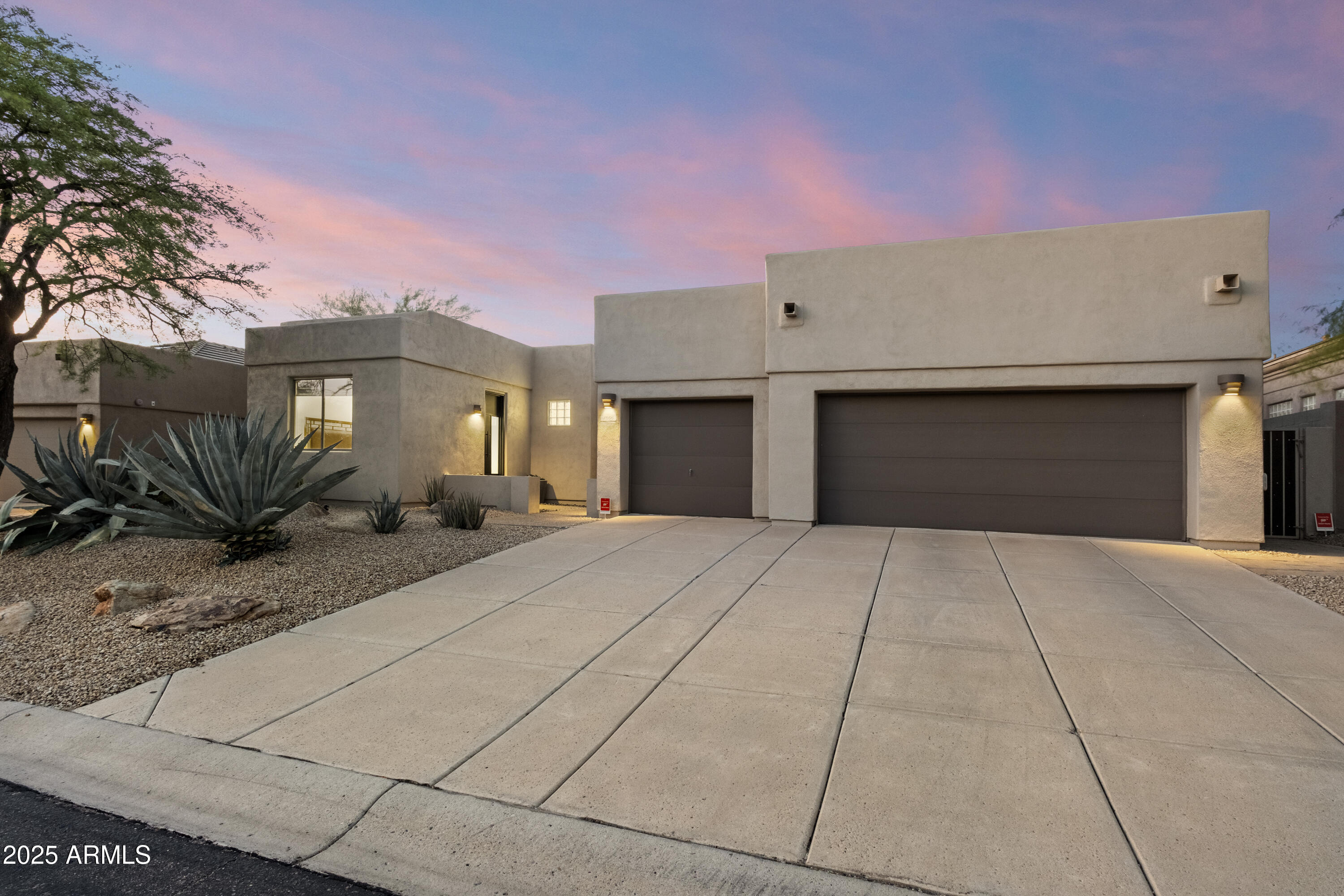 7056 E MIGHTY SAGUARO Way