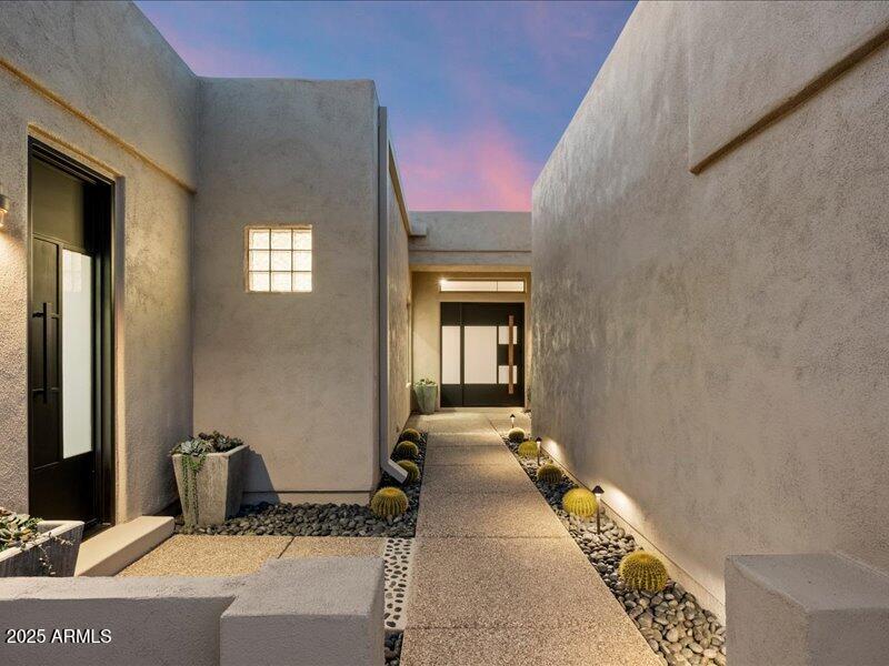 7056 E MIGHTY SAGUARO Way