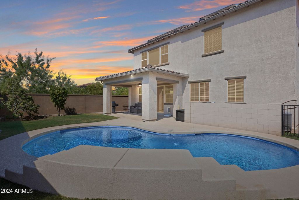 Photo of 130 N Bay Drive, Gilbert, AZ 85233 (MLS # 7002933)