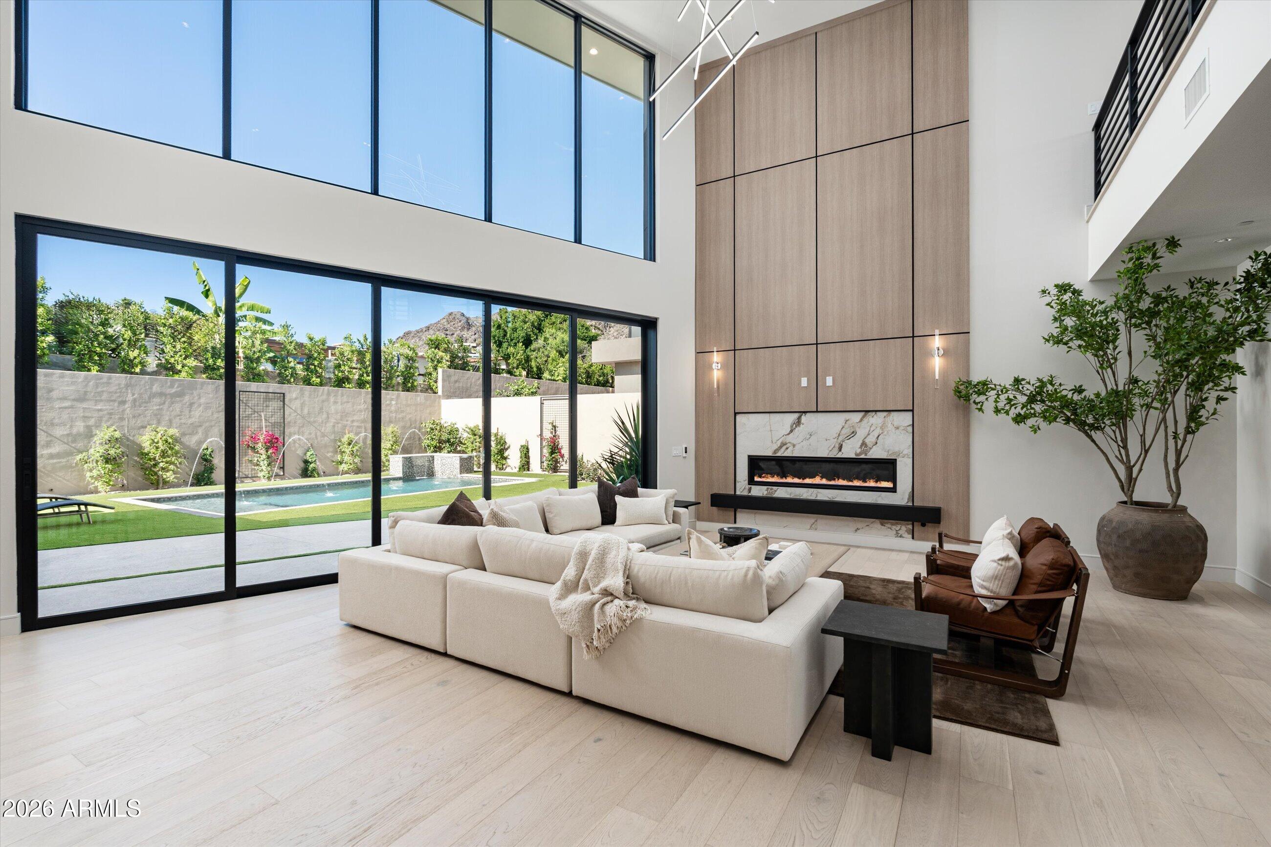 HAYDEN VIEWS AMD - Residential