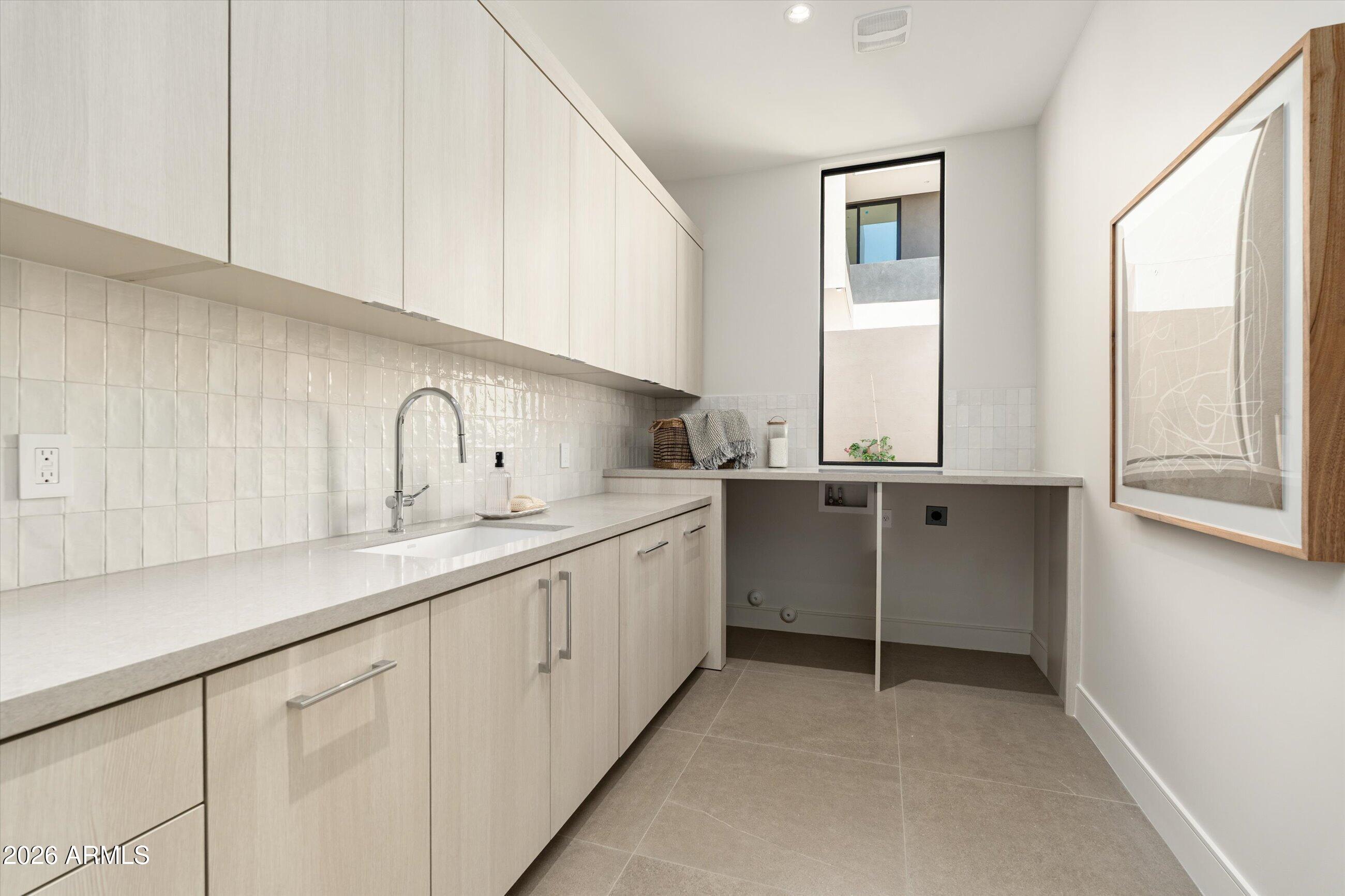 HAYDEN VIEWS AMD - Residential