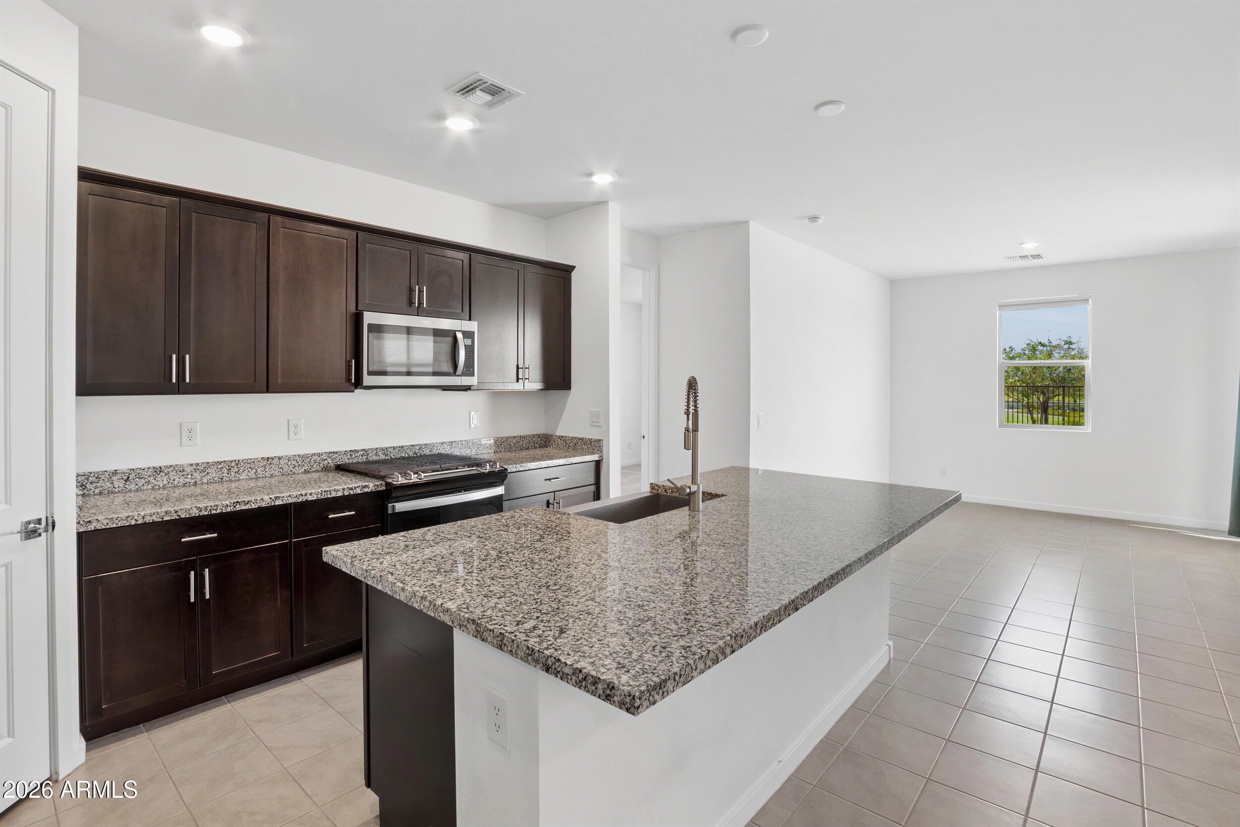 3447 E JASMINE Way