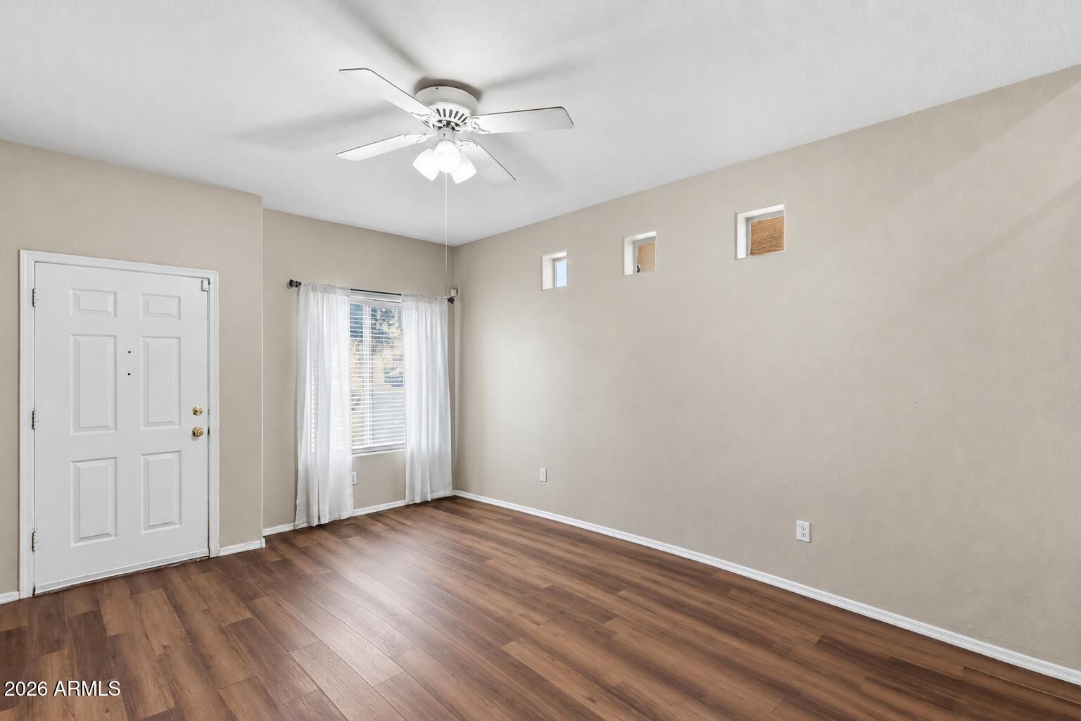 1018 W JANICE Drive