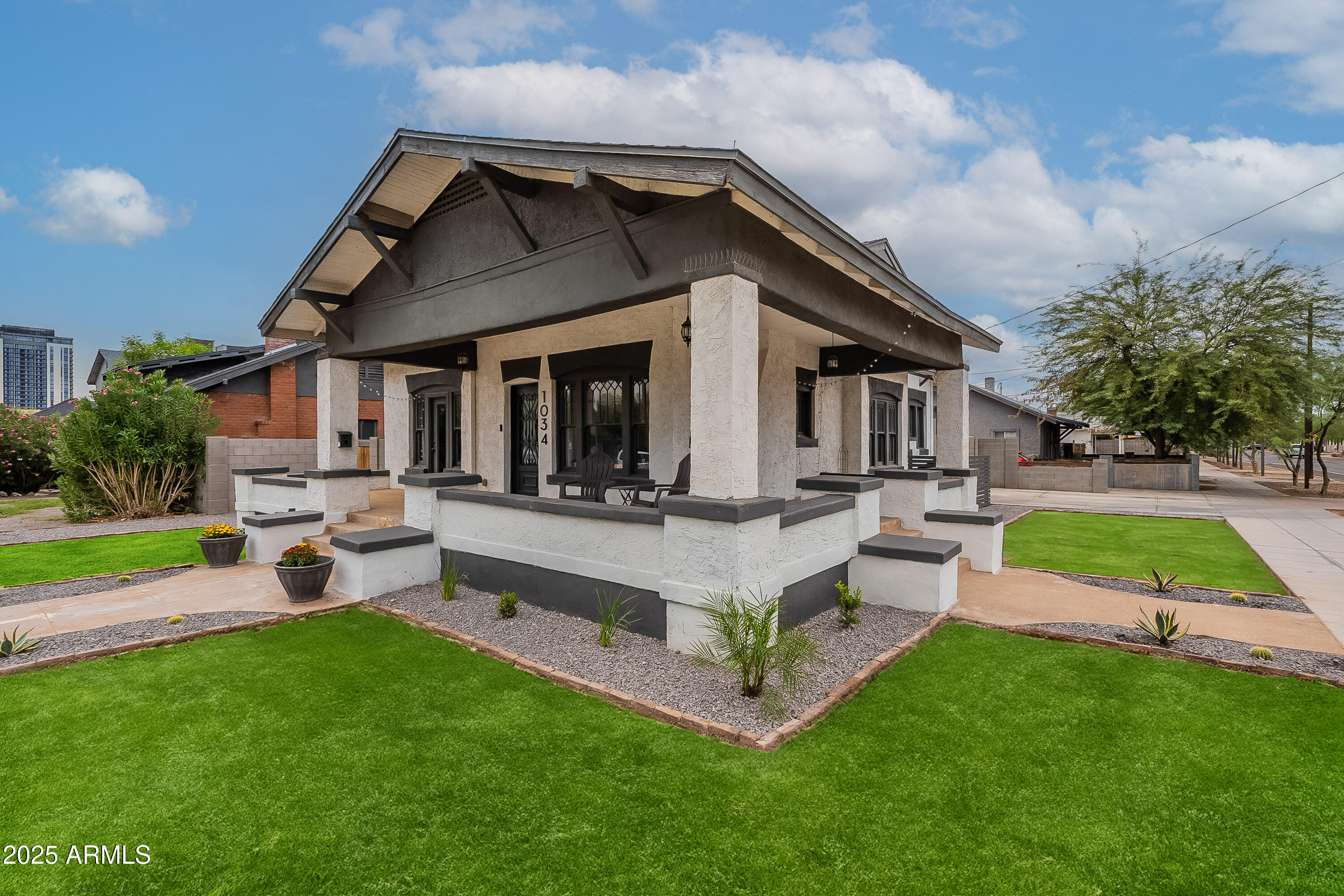 1034 E MCKINLEY Street