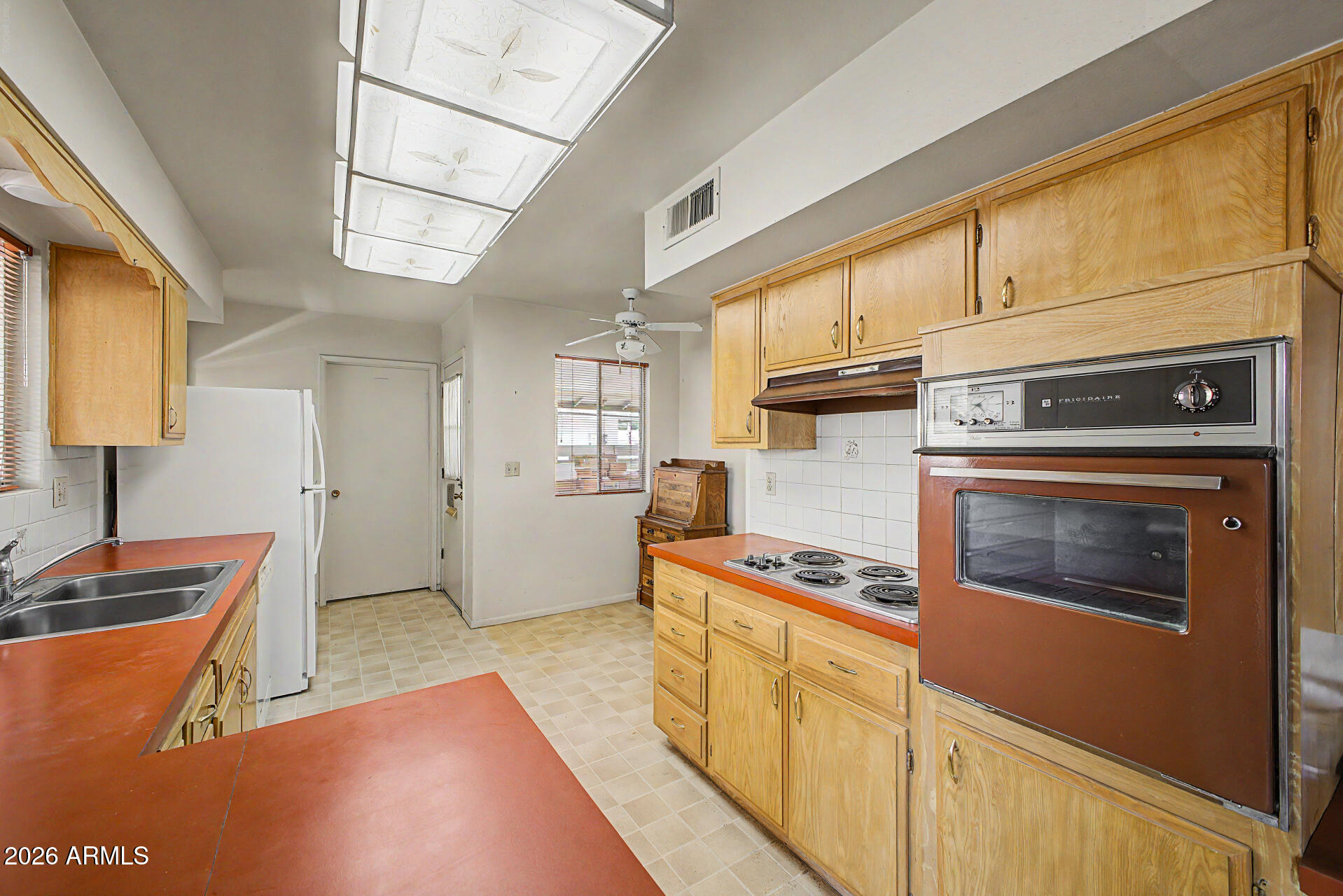9911 W SUN CITY Boulevard