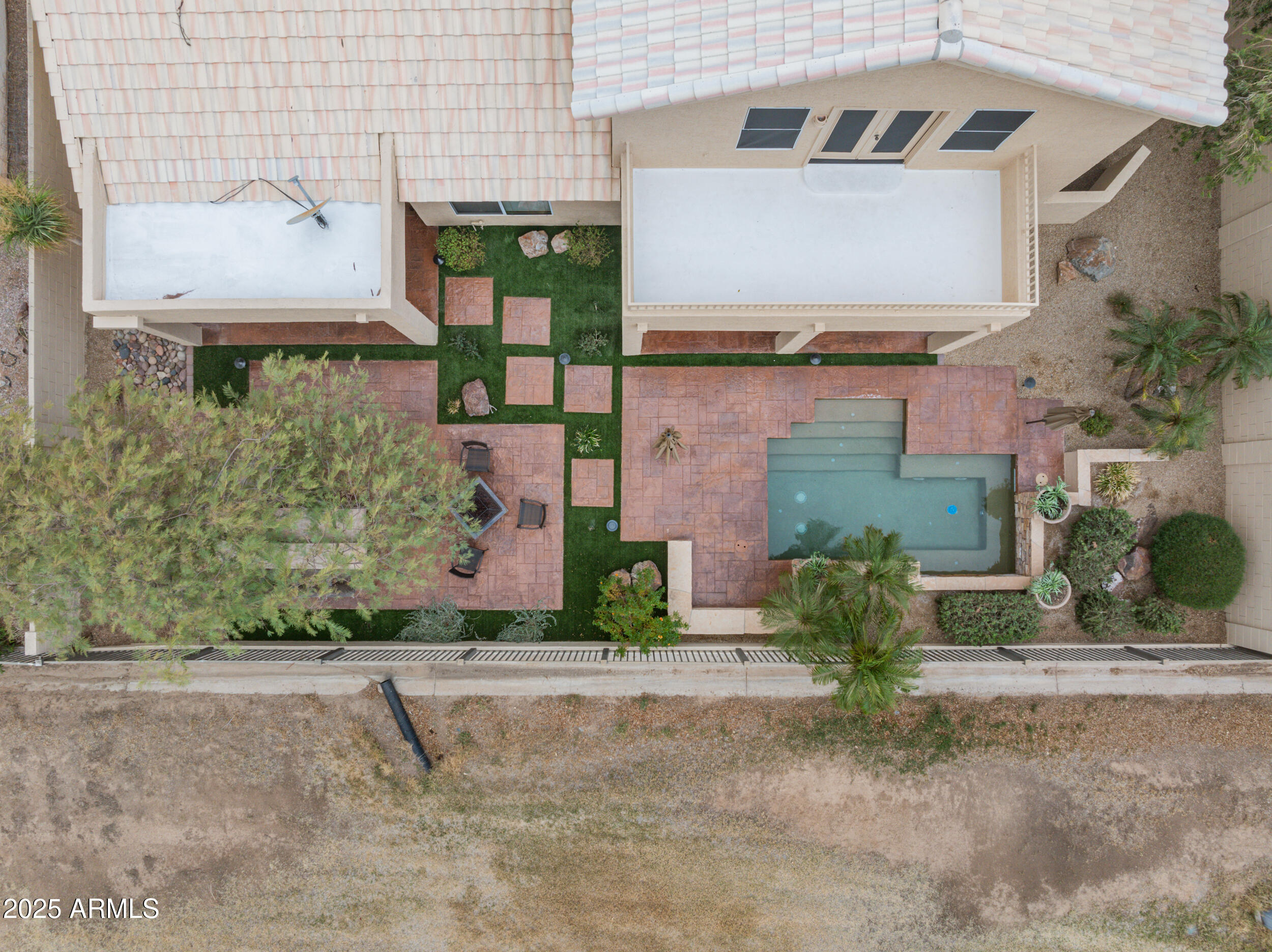 6210 W FOOTHILL Drive
