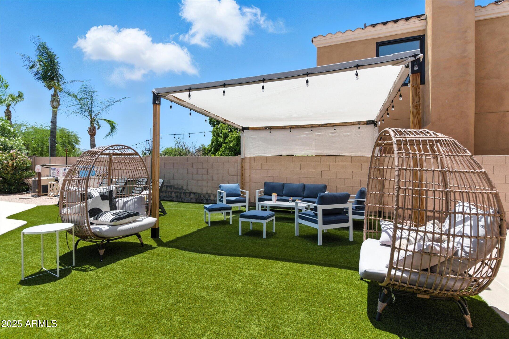 8083 E MICHELLE Drive