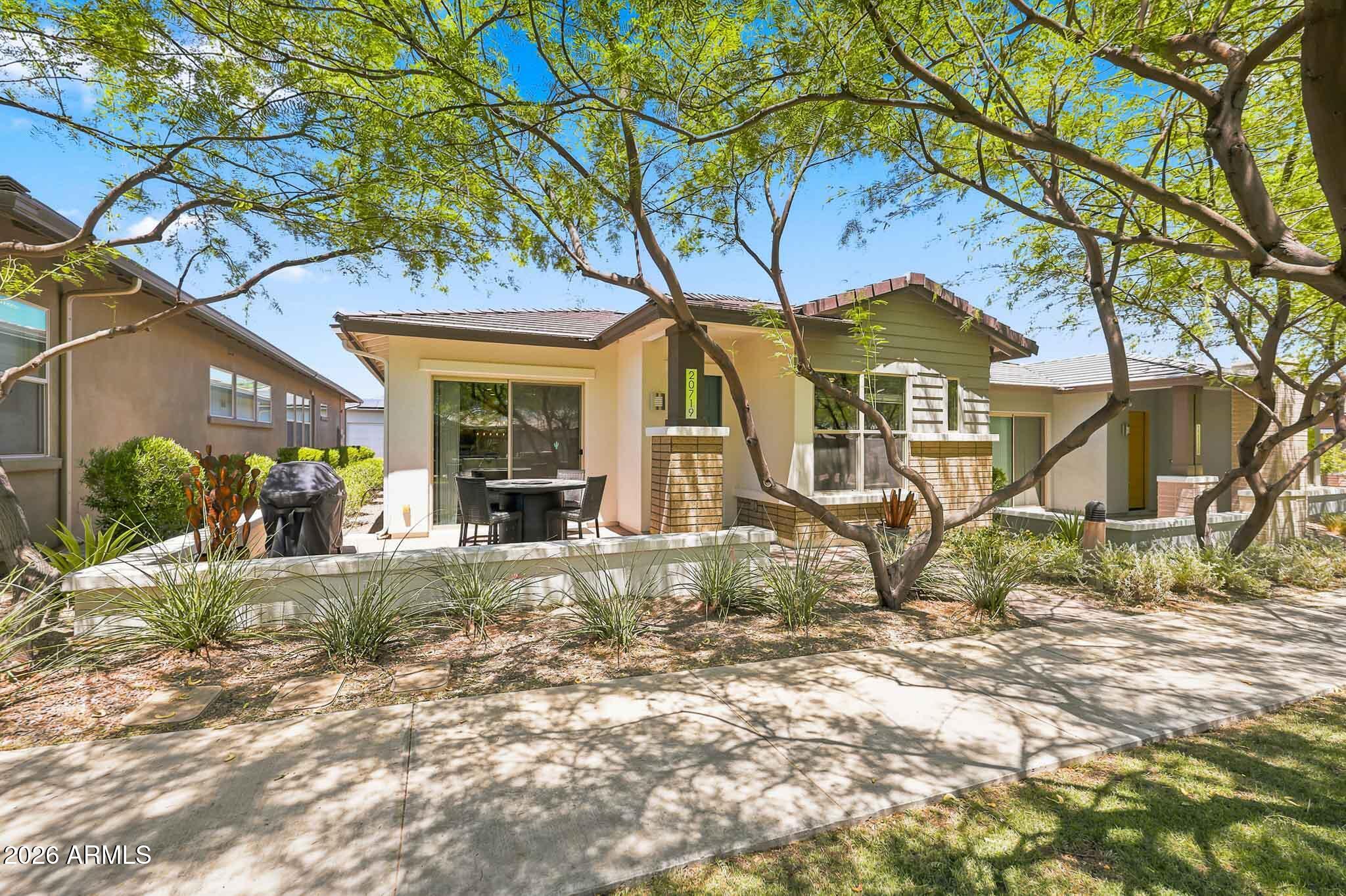 20719 W Medlock Drive