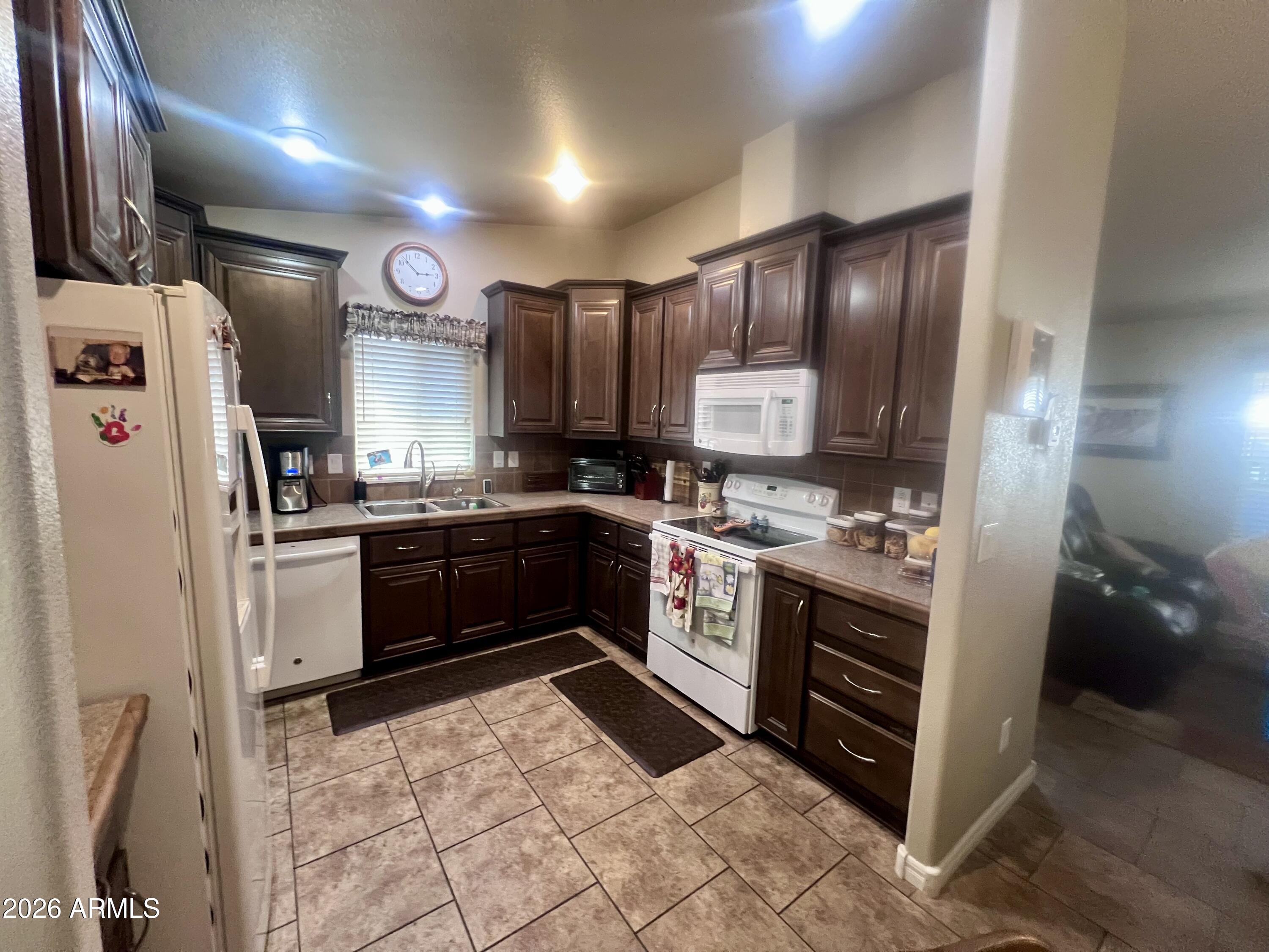 650 N Hawes Road 4004