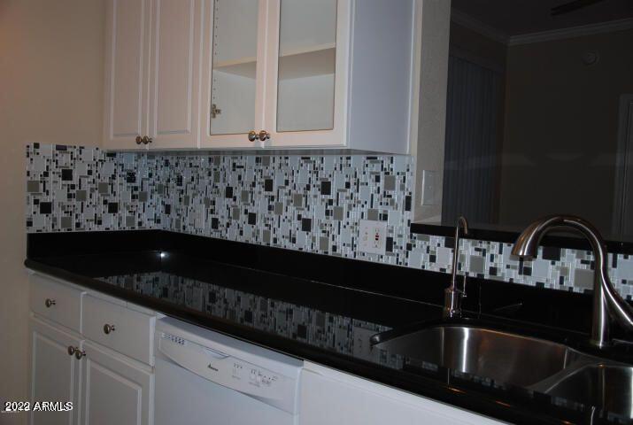 1701 E COLTER Street 489