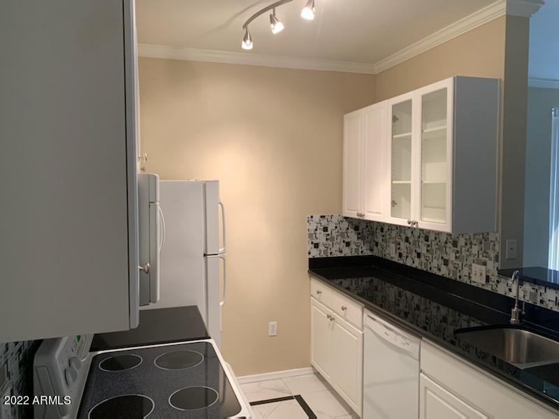 1701 E COLTER Street 489