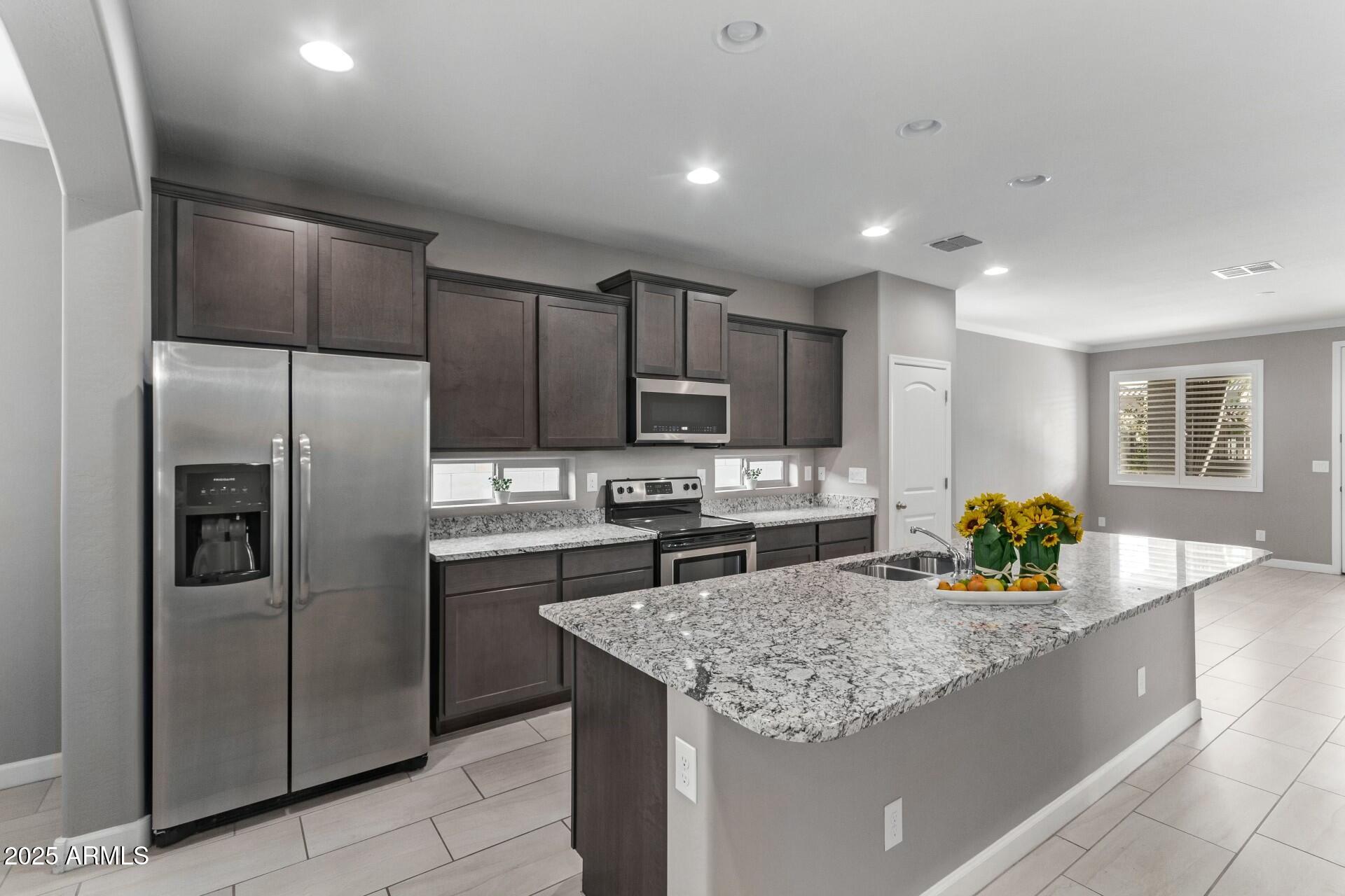 1631 N BEVERLY --