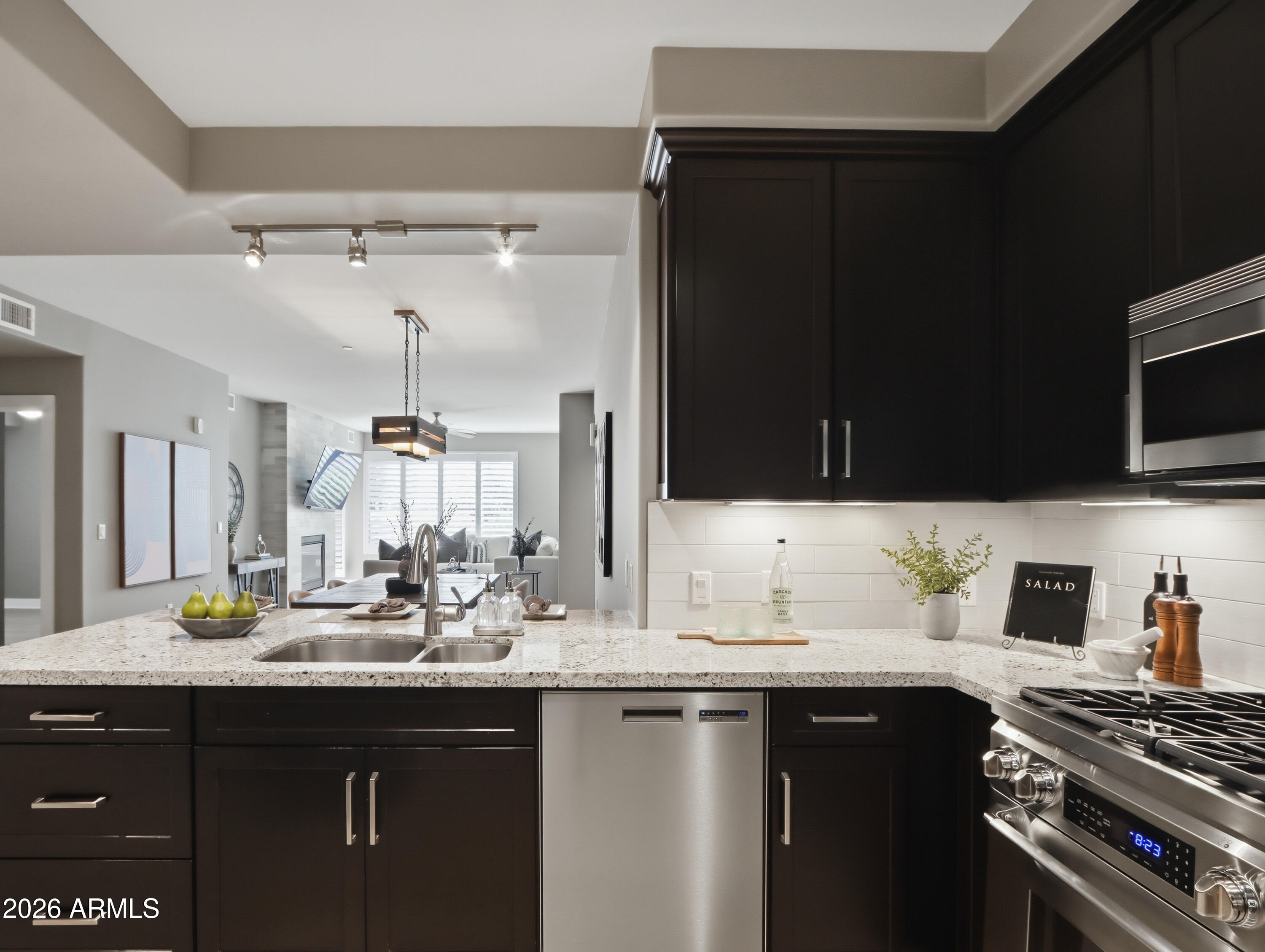 4805 N WOODMERE FAIRWAY -- 1008