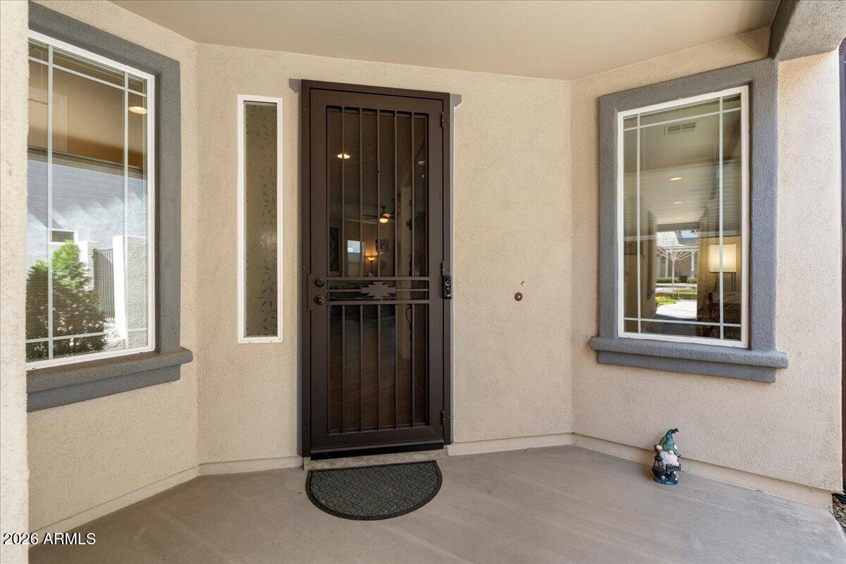 2212 E Calgary Drive