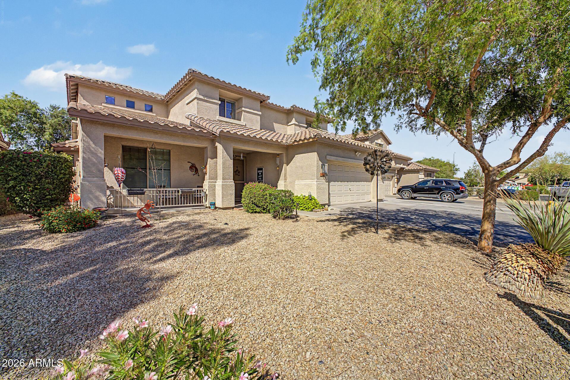 8636 W CINNABAR Avenue