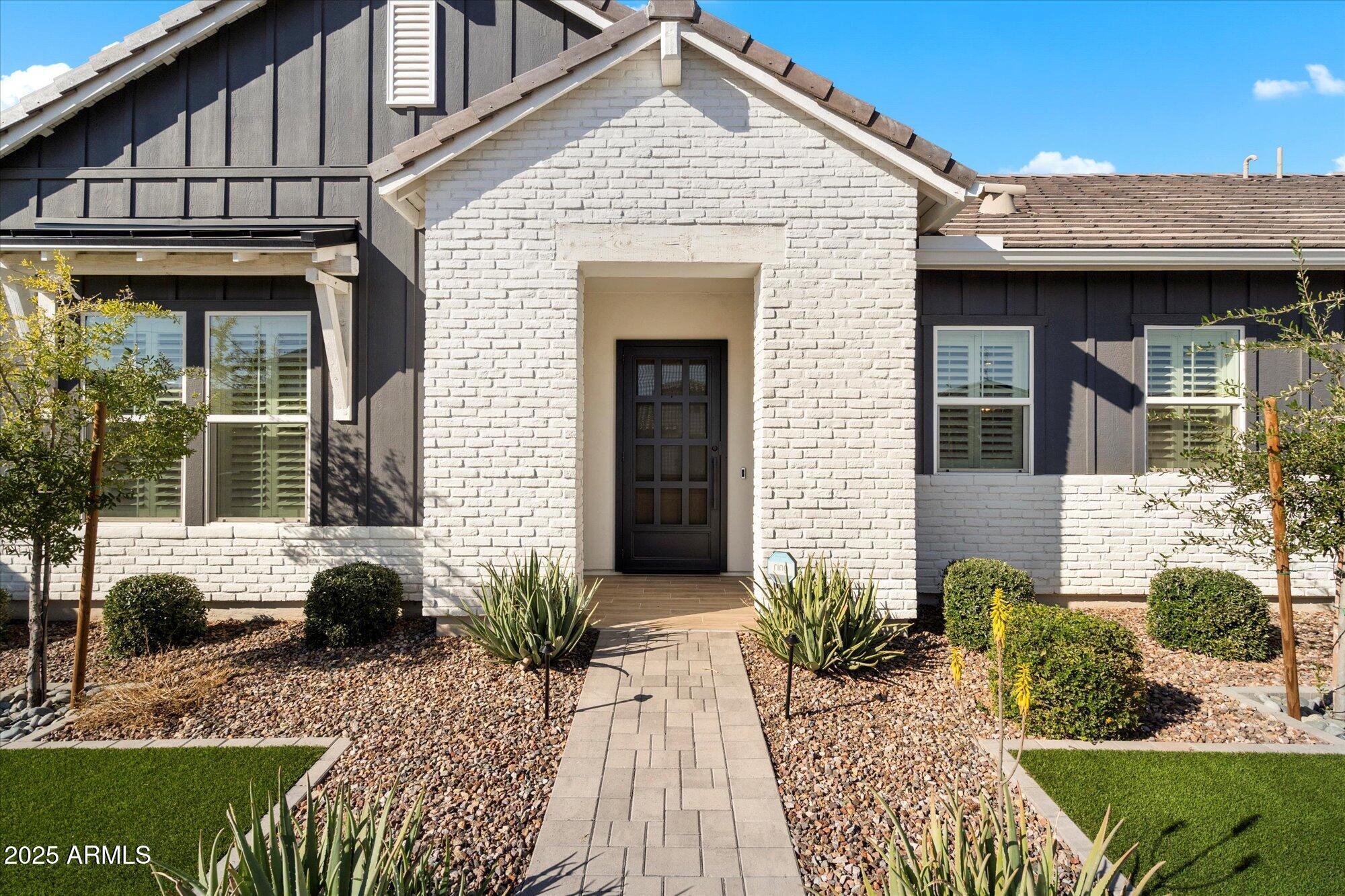 17146 W MOUNTAINAIR Street