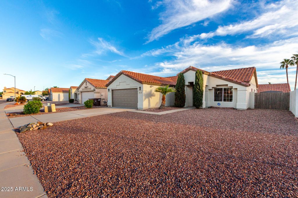 Photo of 9167 W Michelle Drive, Peoria, AZ 85382 (MLS # 6935878)