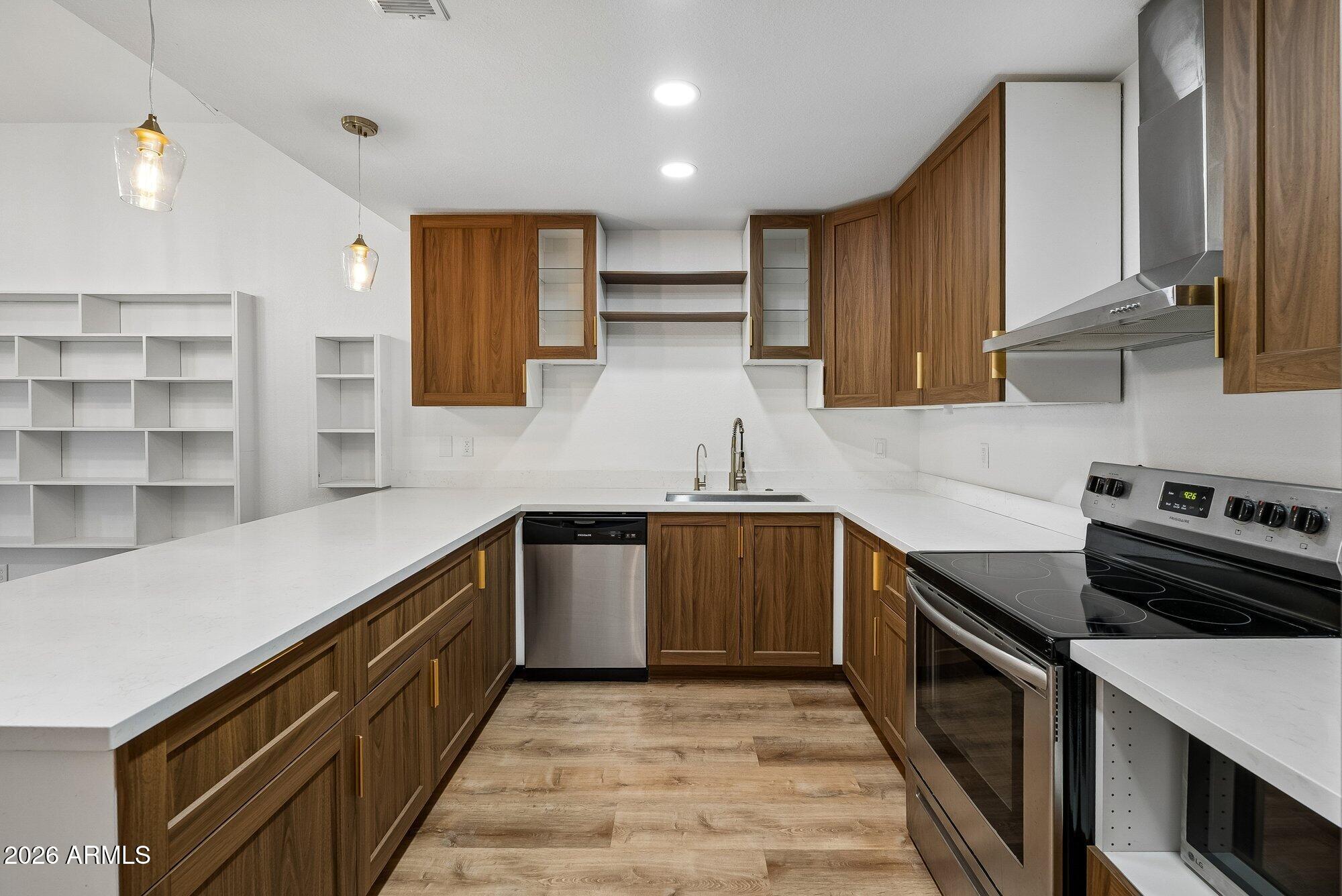 Properties 4 1523 W MISSION Drive