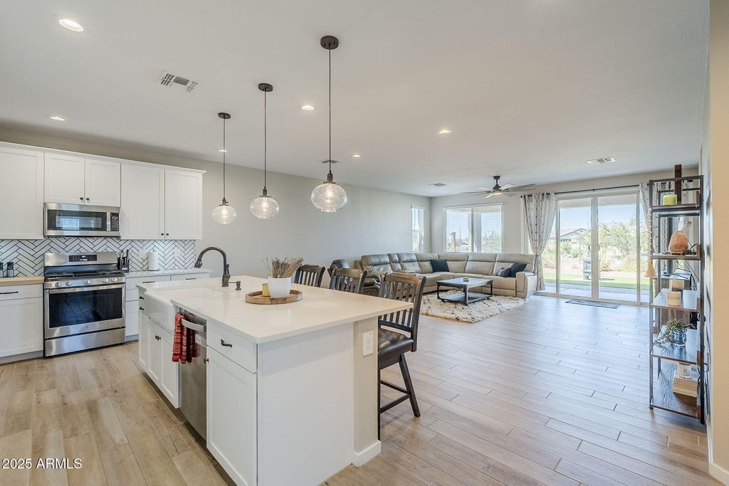 Photo of 914 S 108th Avenue, Avondale, AZ 85323 (MLS # 6912868)