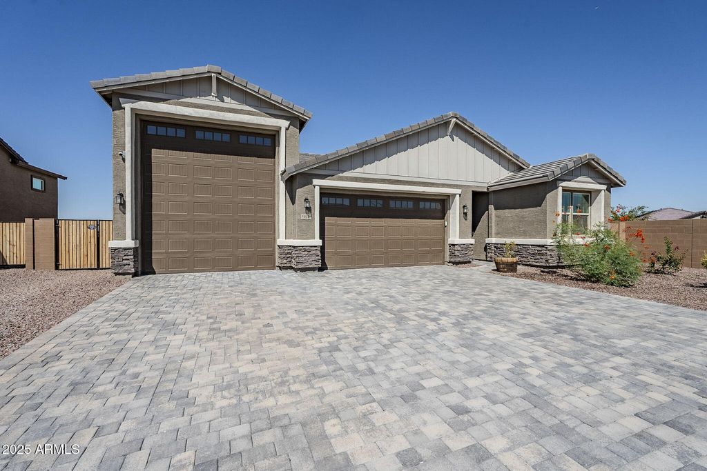 Photo of 914 S 108th Avenue, Avondale, AZ 85323 (MLS # 6912868)