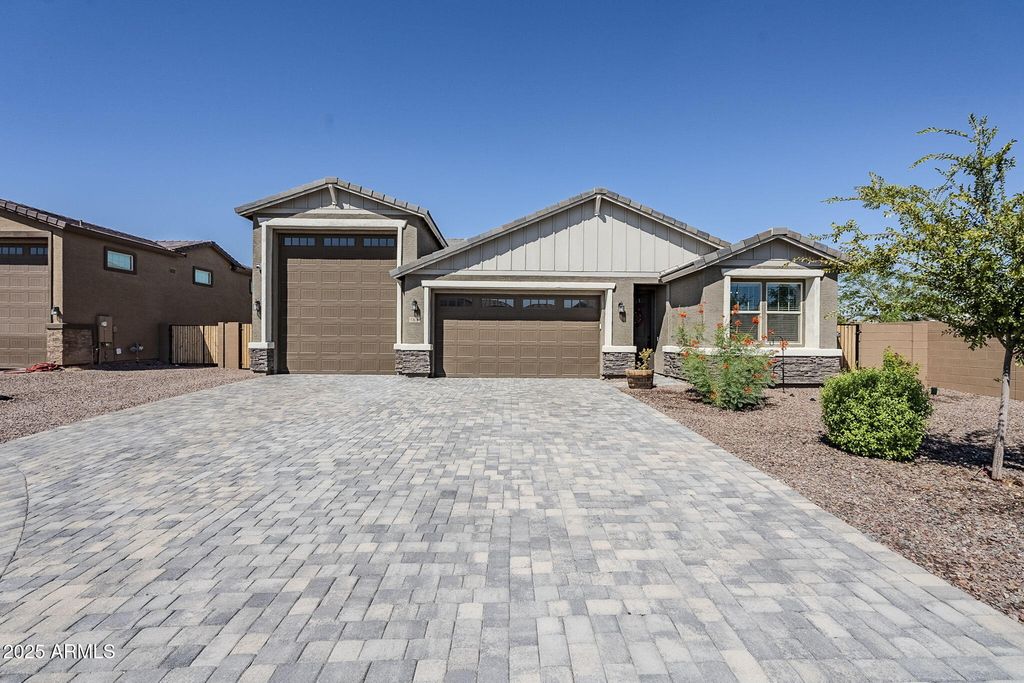 Photo of 914 S 108th Avenue, Avondale, AZ 85323 (MLS # 6912868)