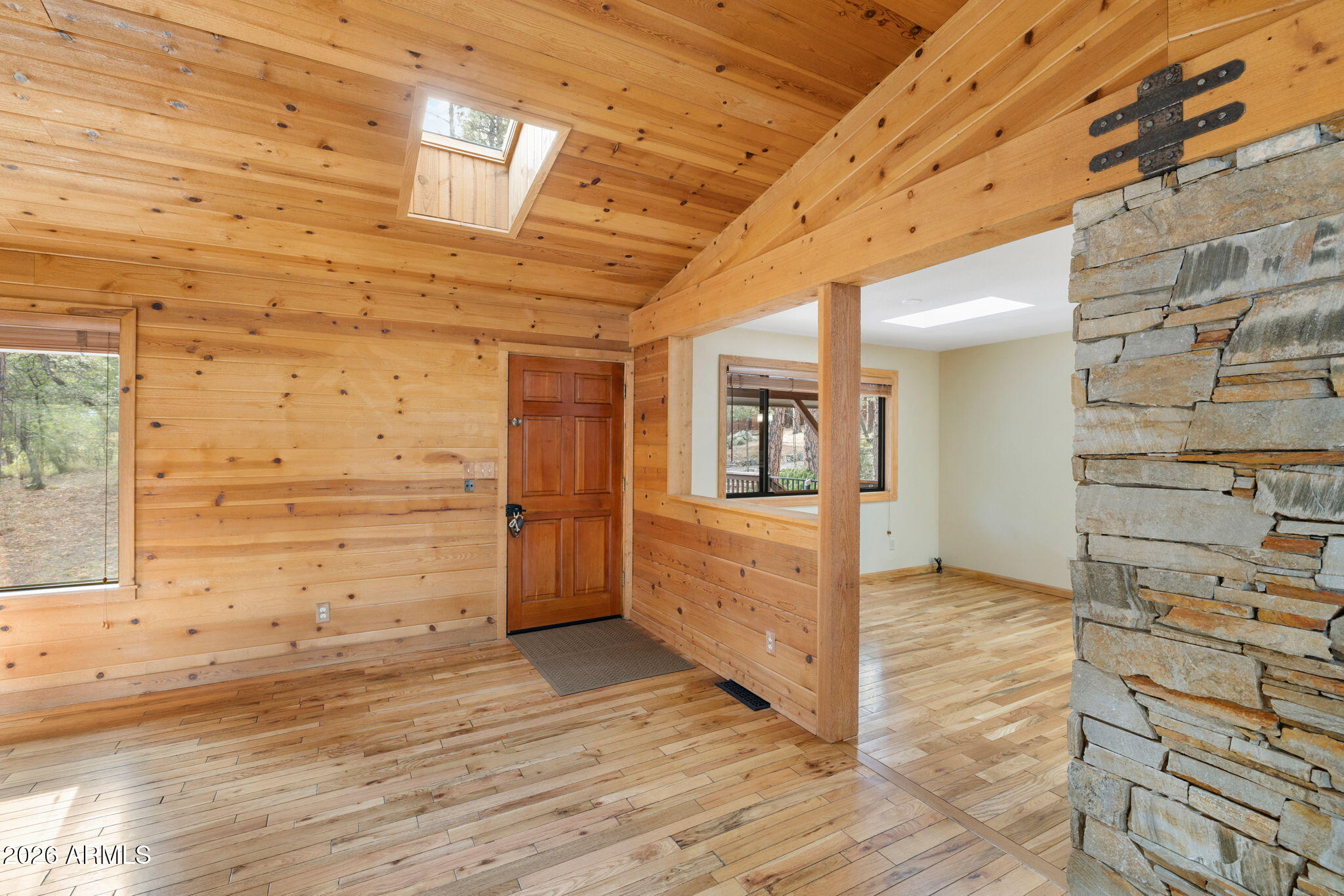 1085 N MADIZELL Drive