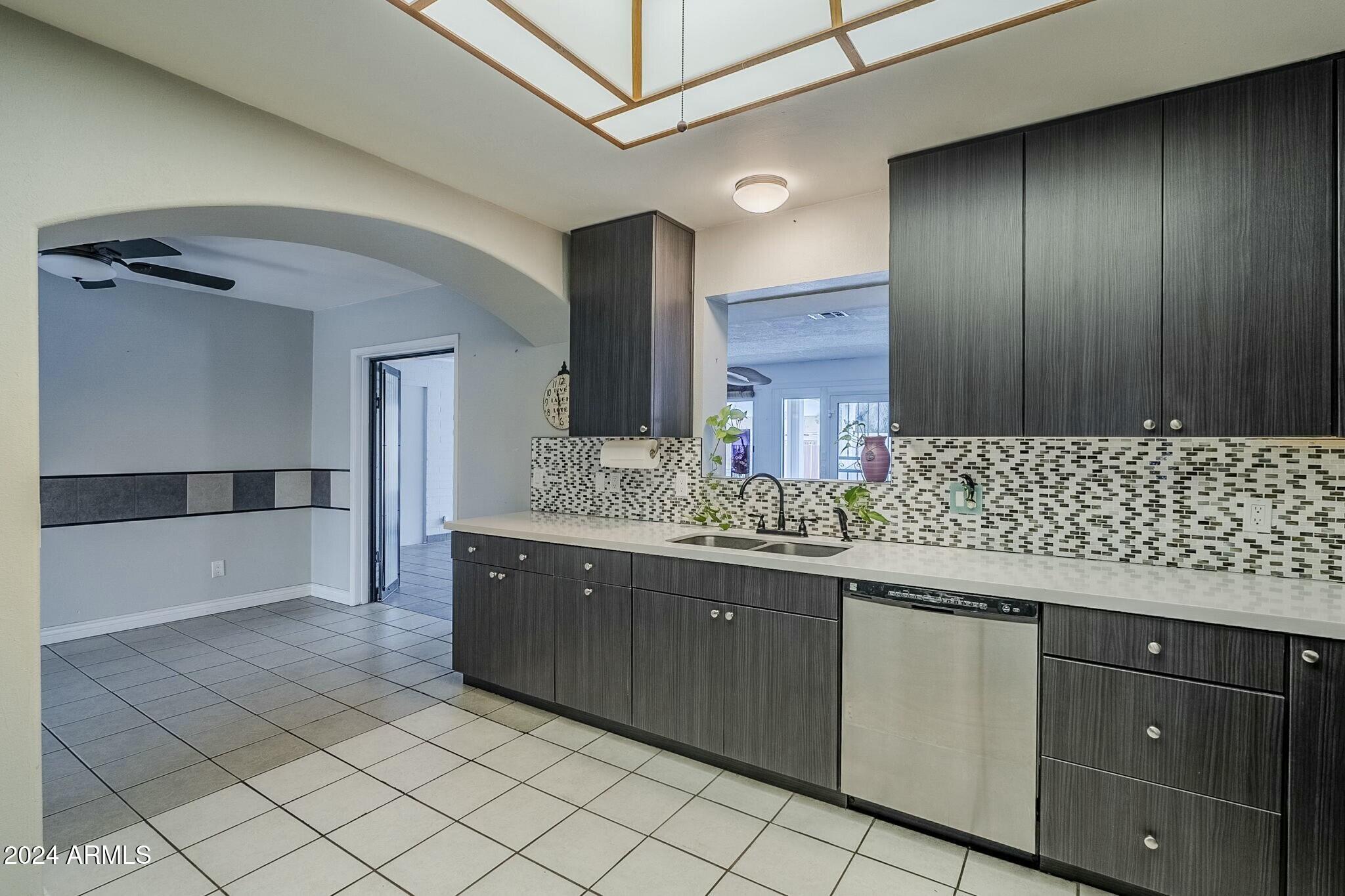 Home Search 2124 E OSBORN Road