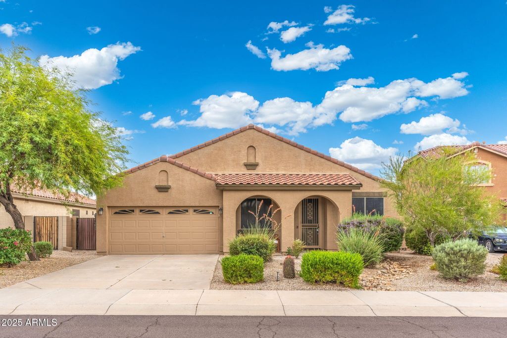 Photo of 17471 W Desert Sage Drive, Goodyear, AZ 85338 (MLS # 6915892)