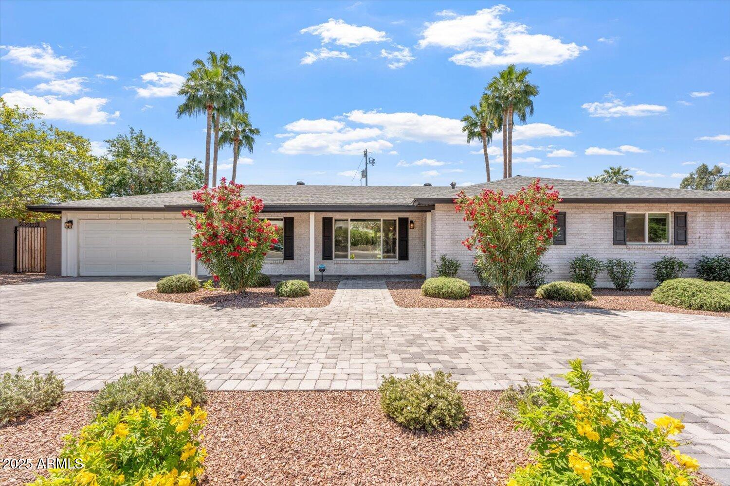 735 E Northern Avenue